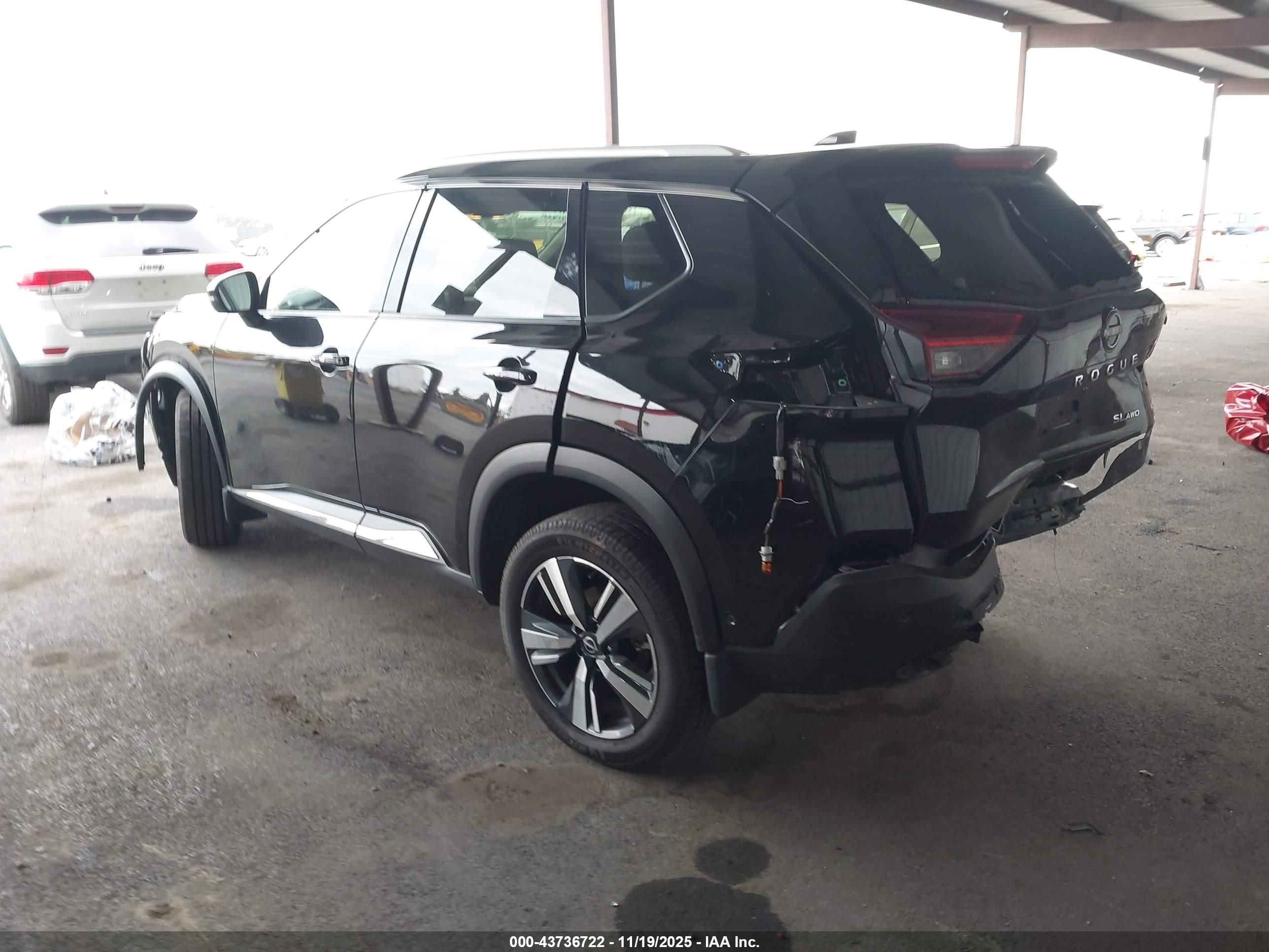 NISSAN ROGUE image 3