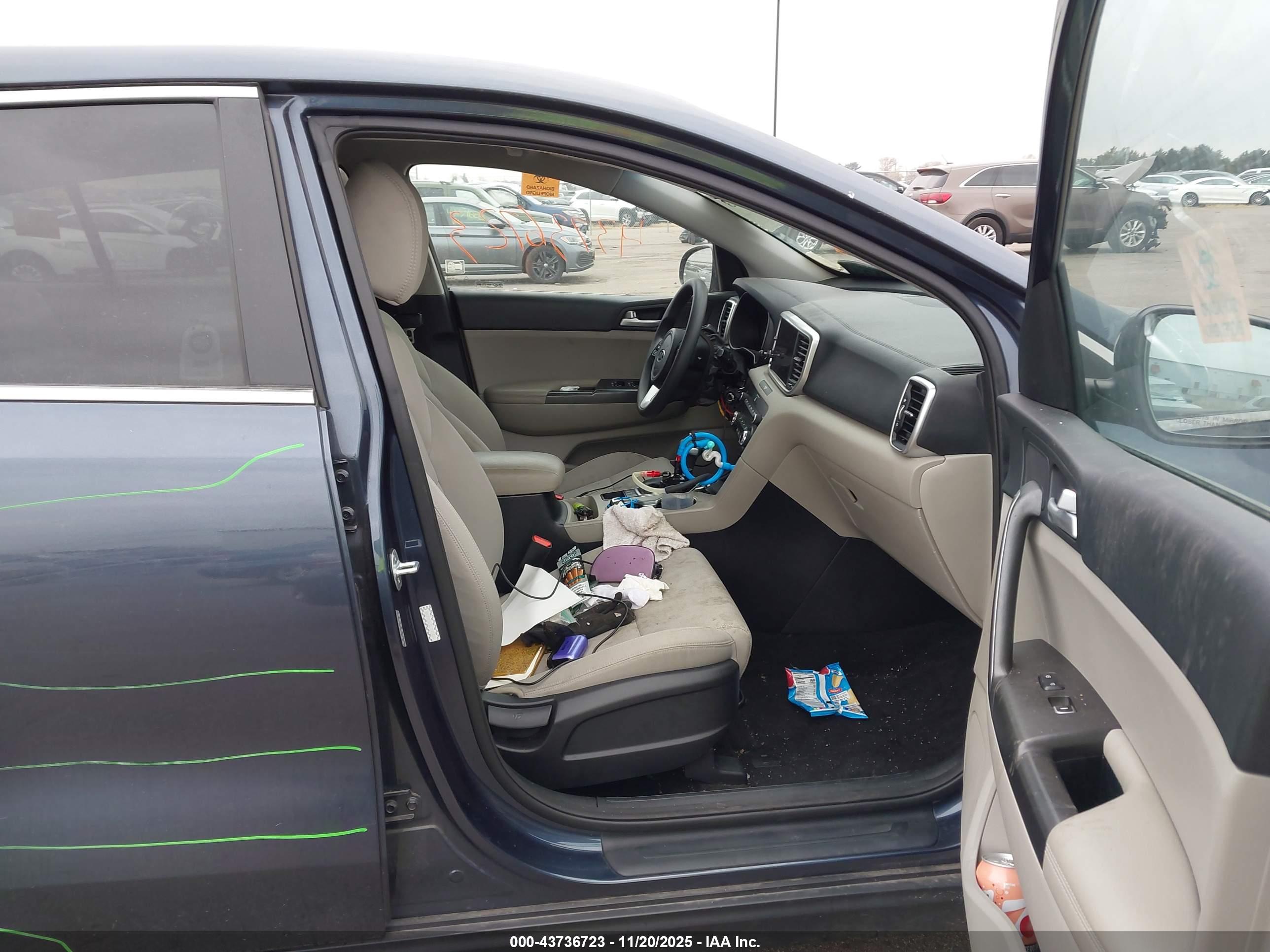 KIA SPORTAGE image 5