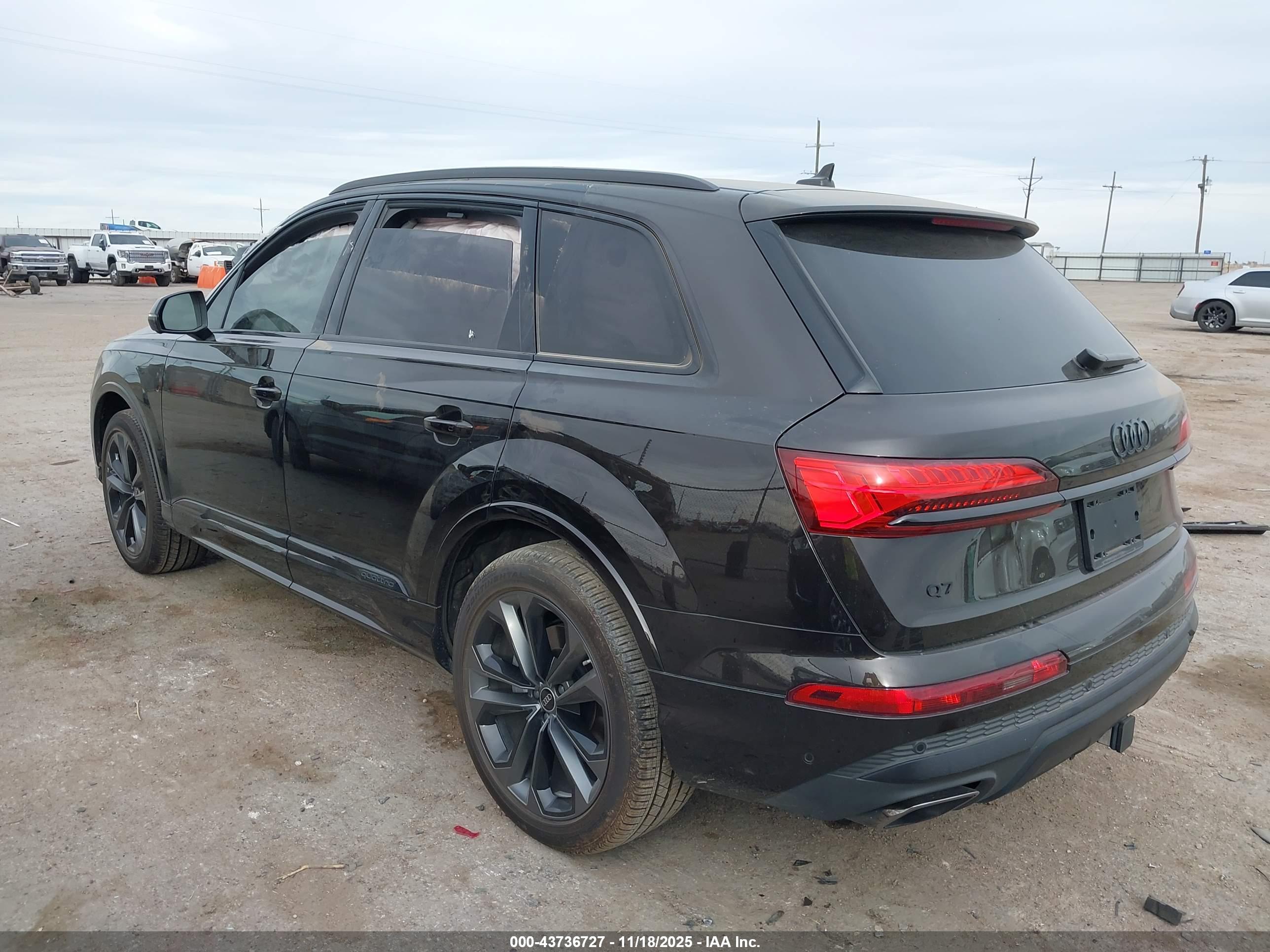 AUDI Q7 image 3