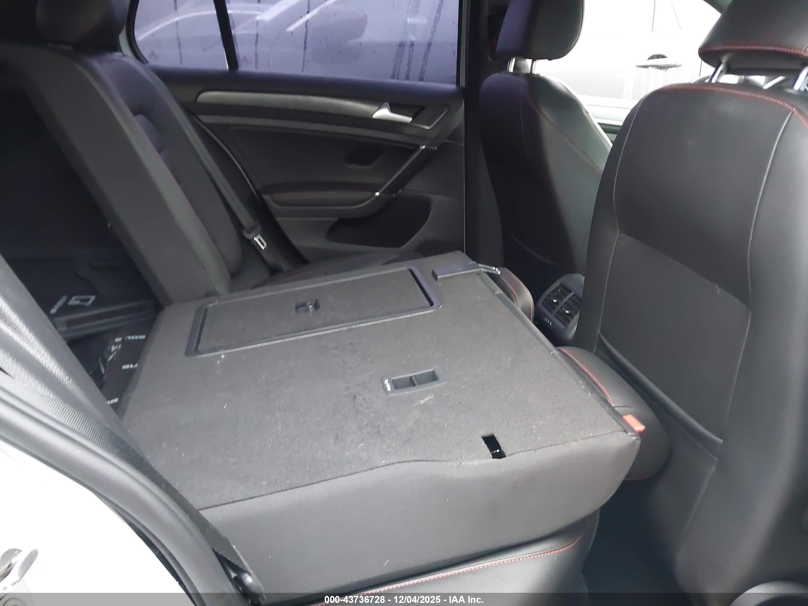 VOLKSWAGEN GOLF image 8