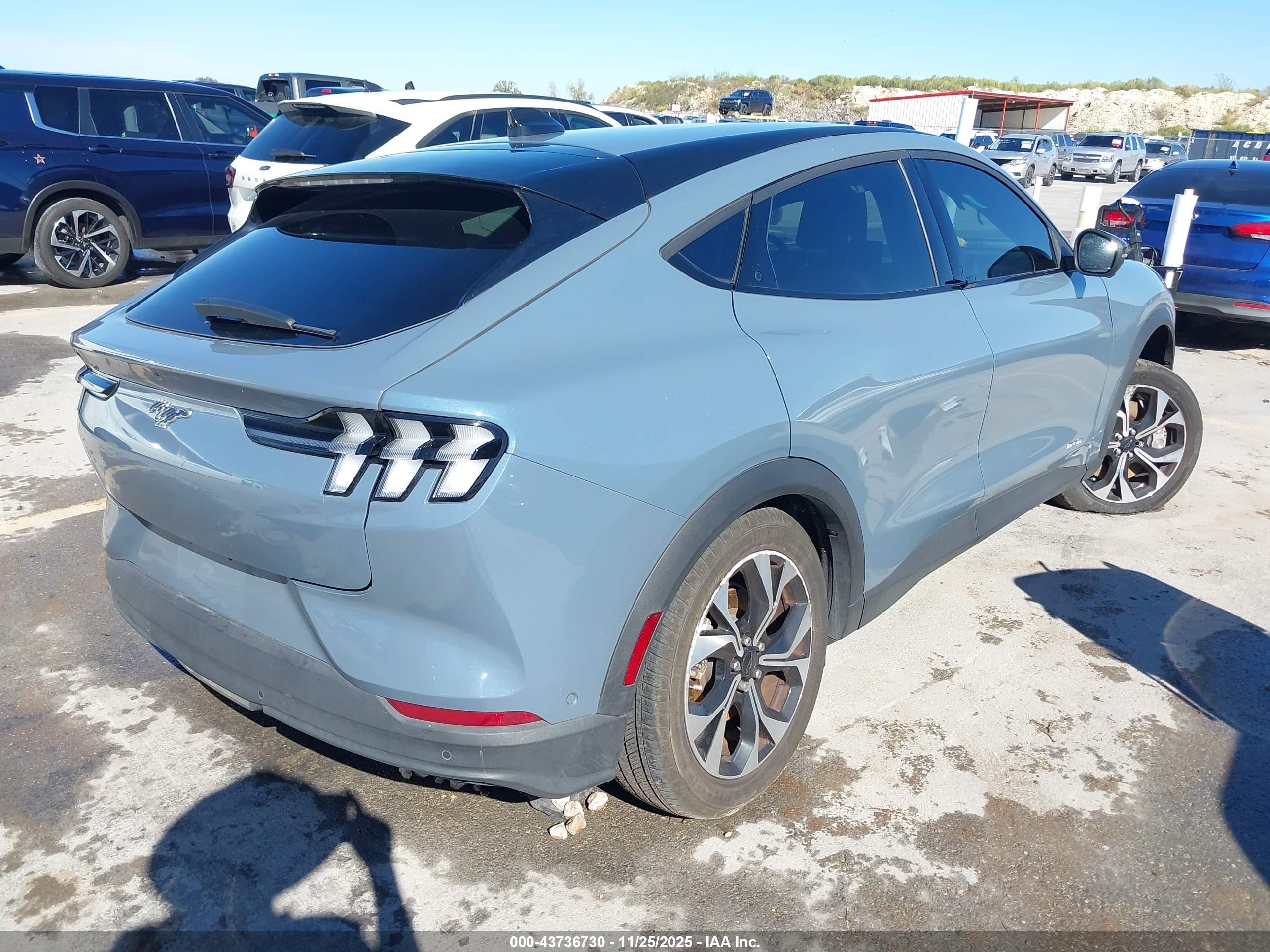 FORD MUSTANG image 4