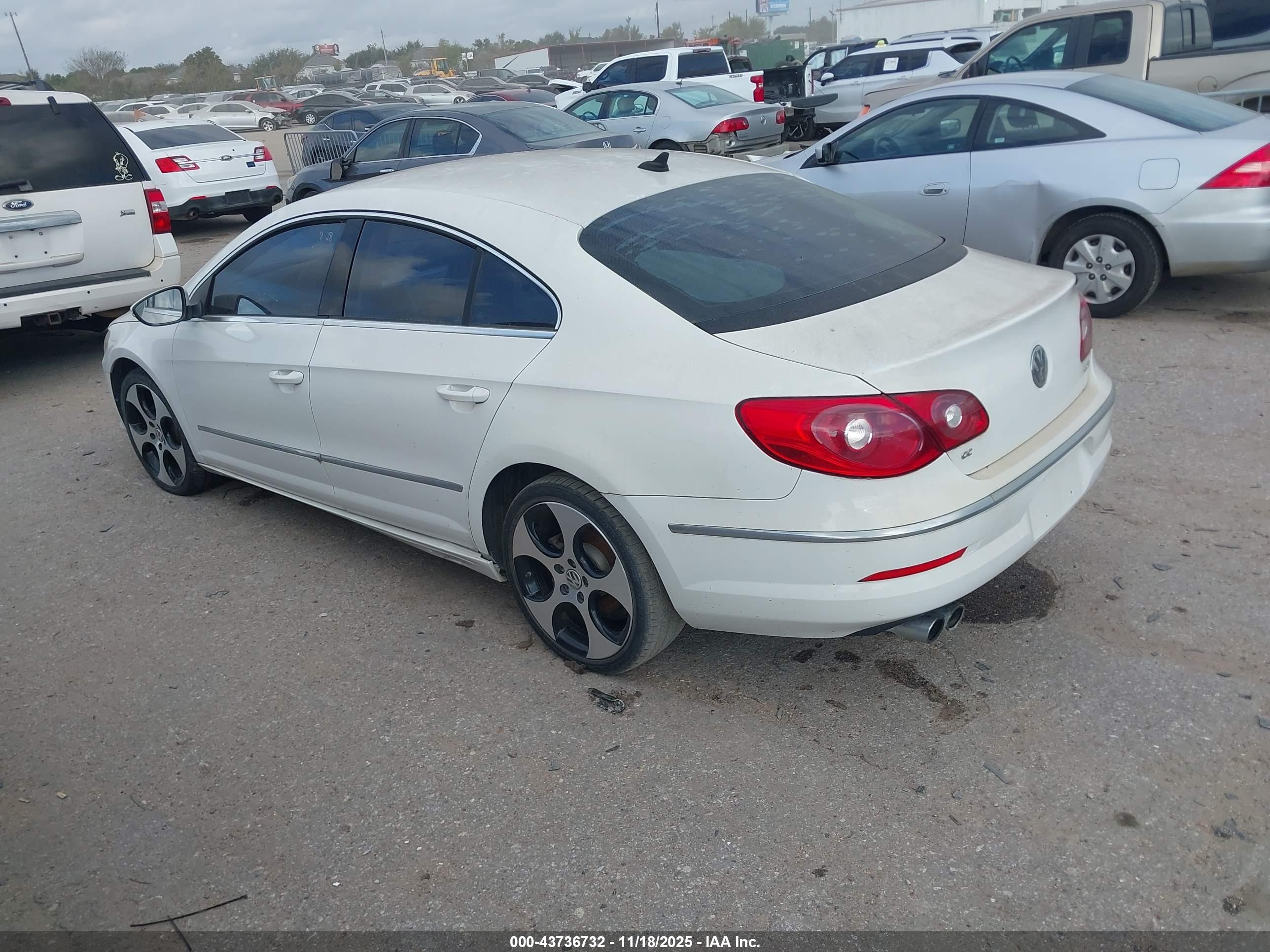VOLKSWAGEN CC image 3