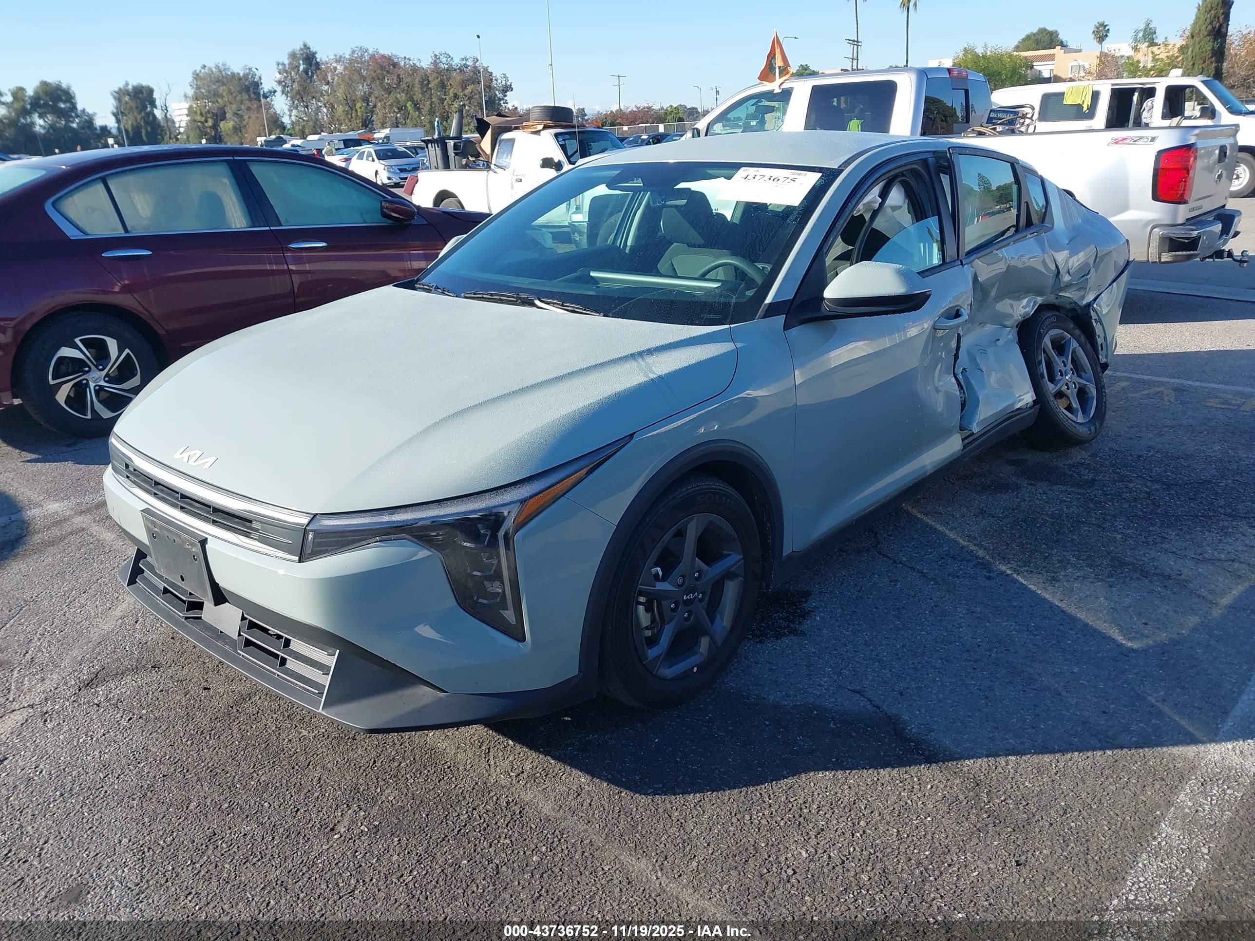 KIA K4 image 2