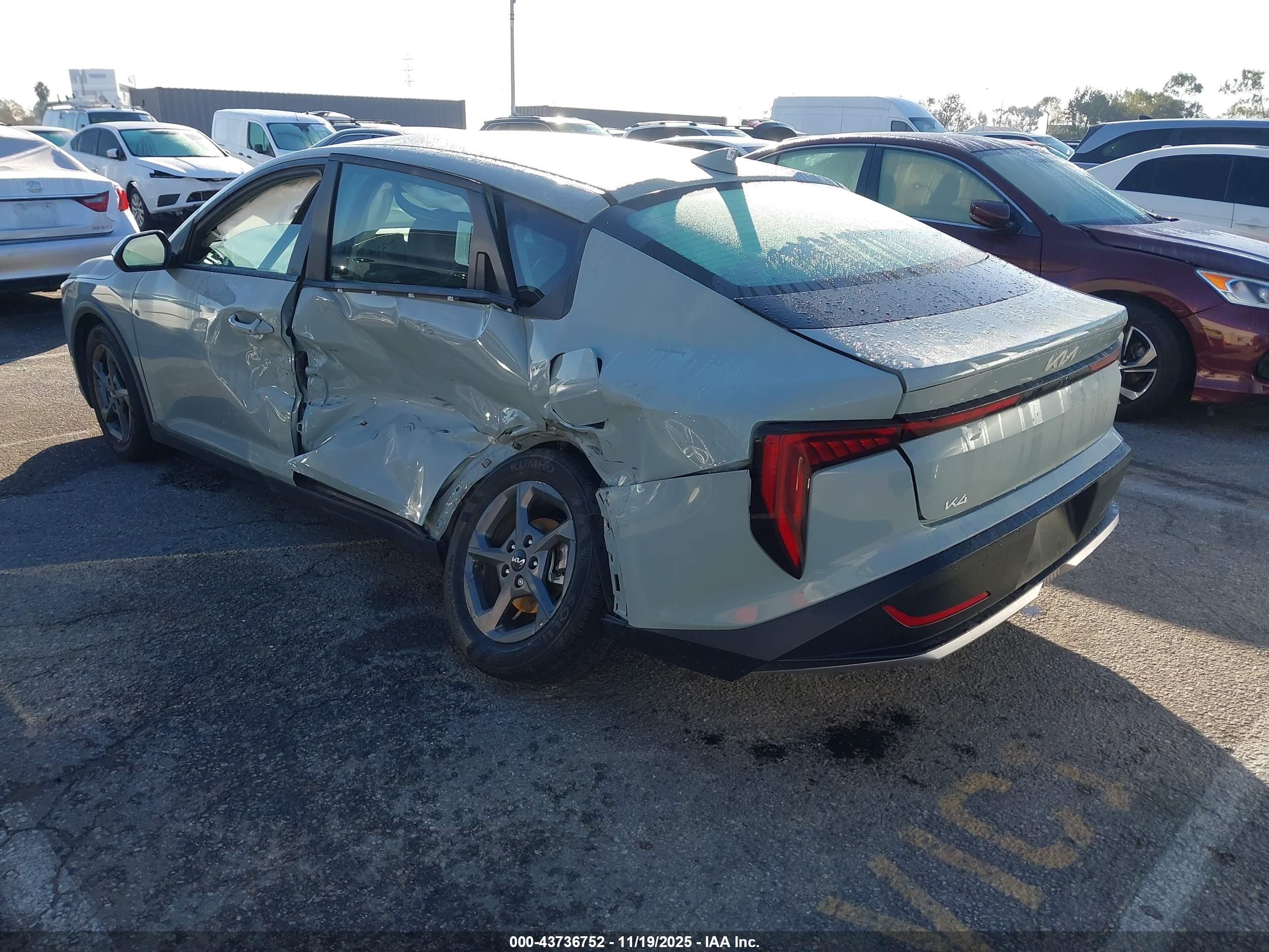 KIA K4 image 3