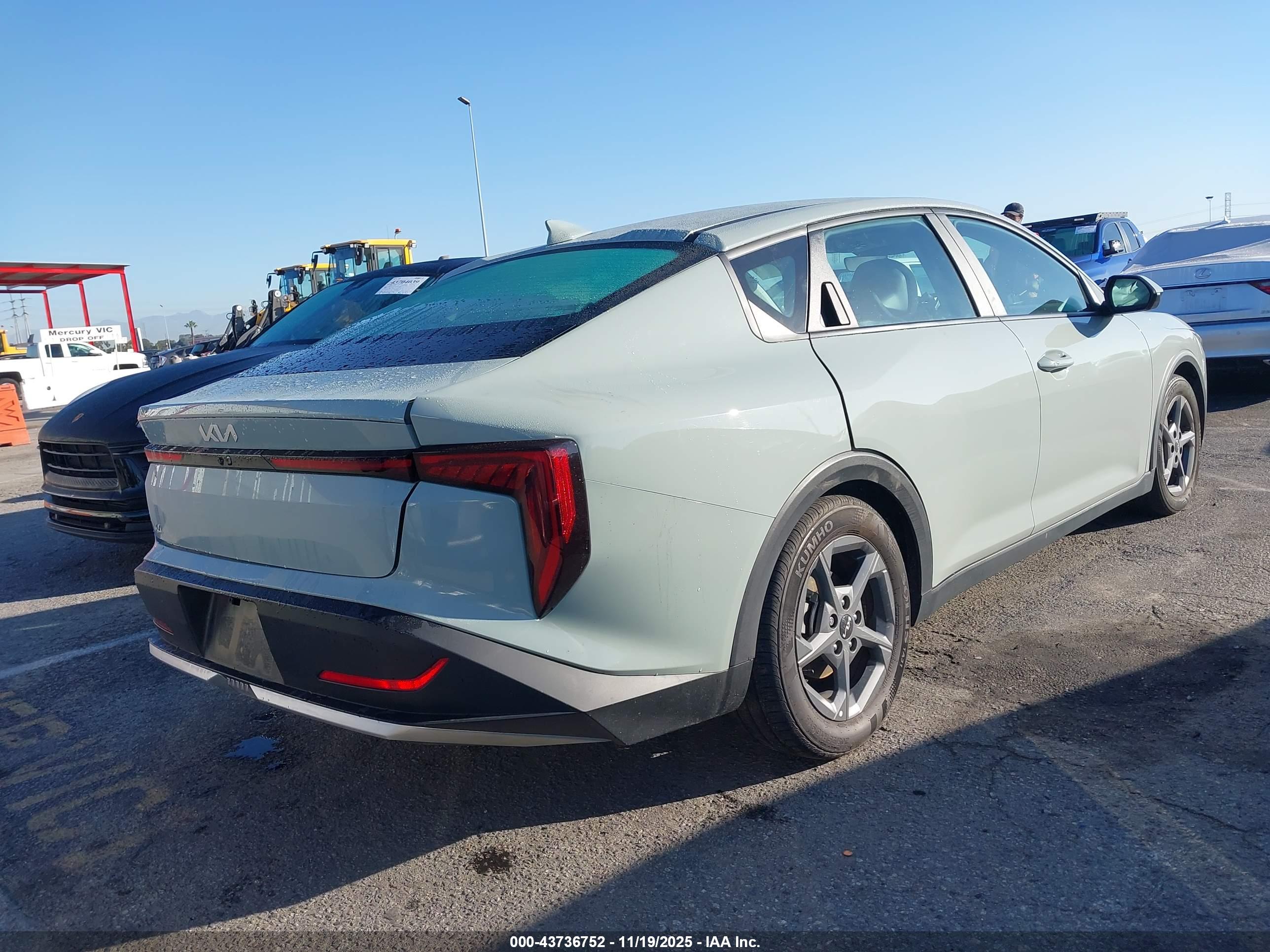 KIA K4 image 4