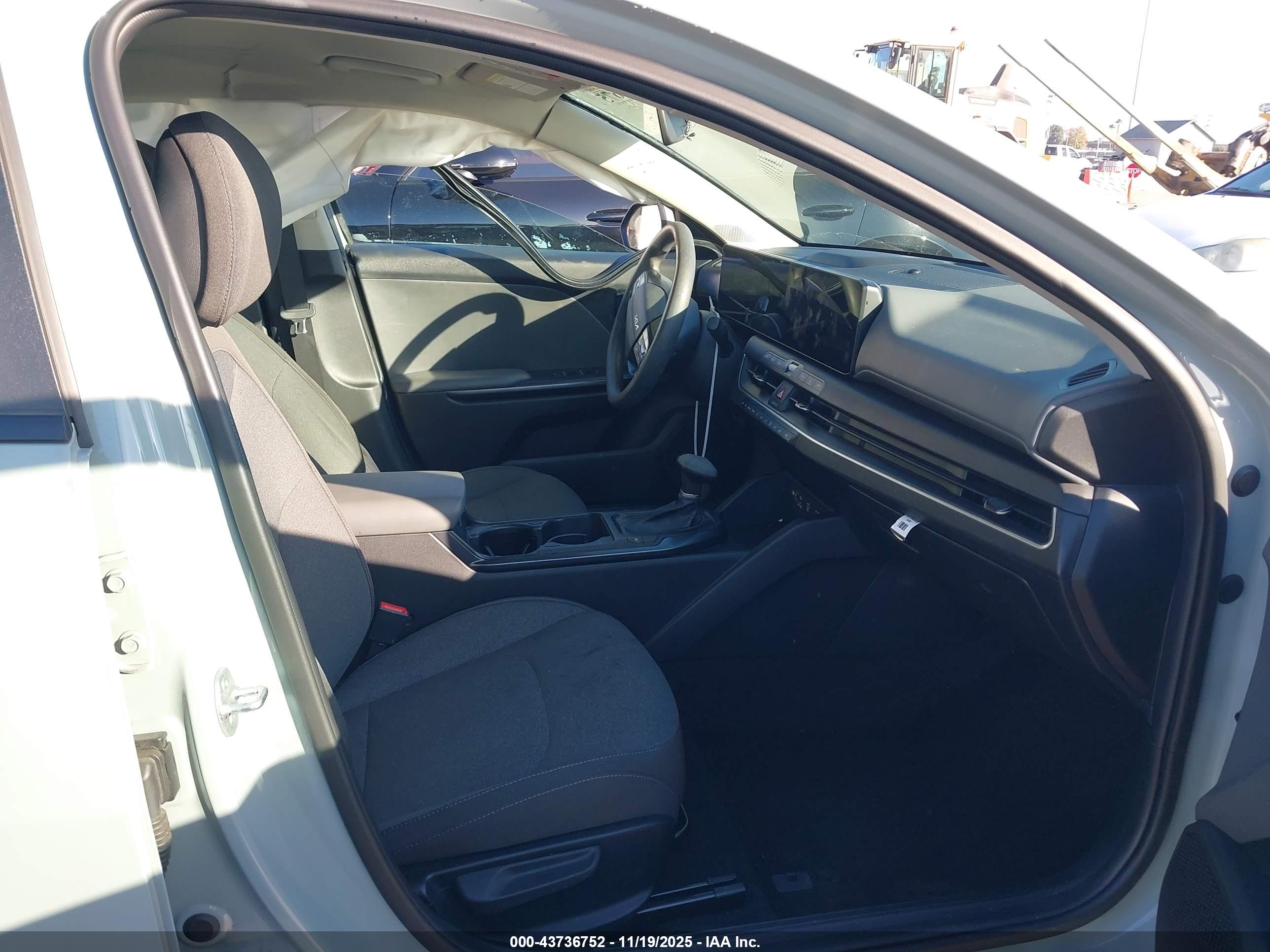 KIA K4 image 5
