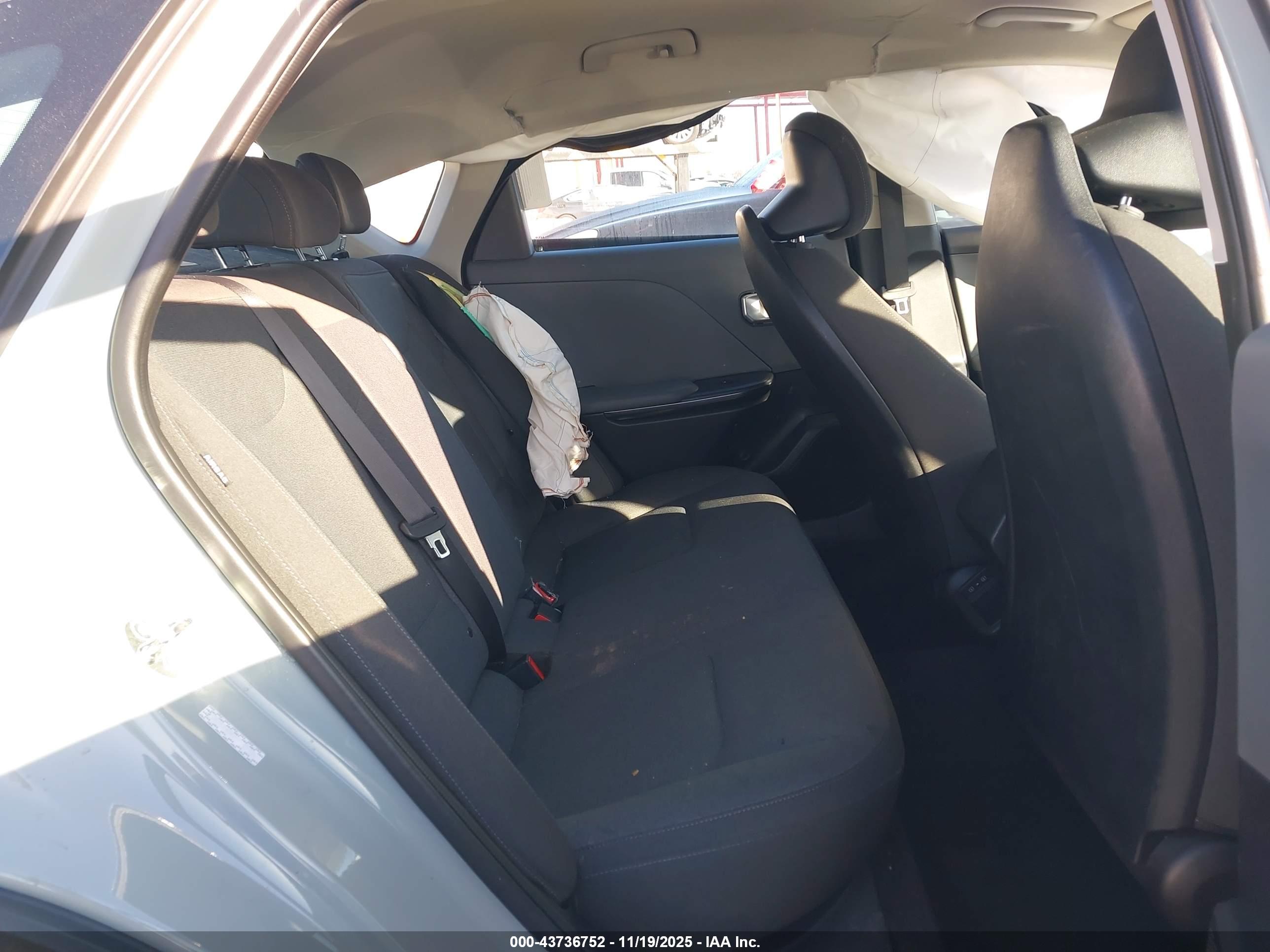 KIA K4 image 8