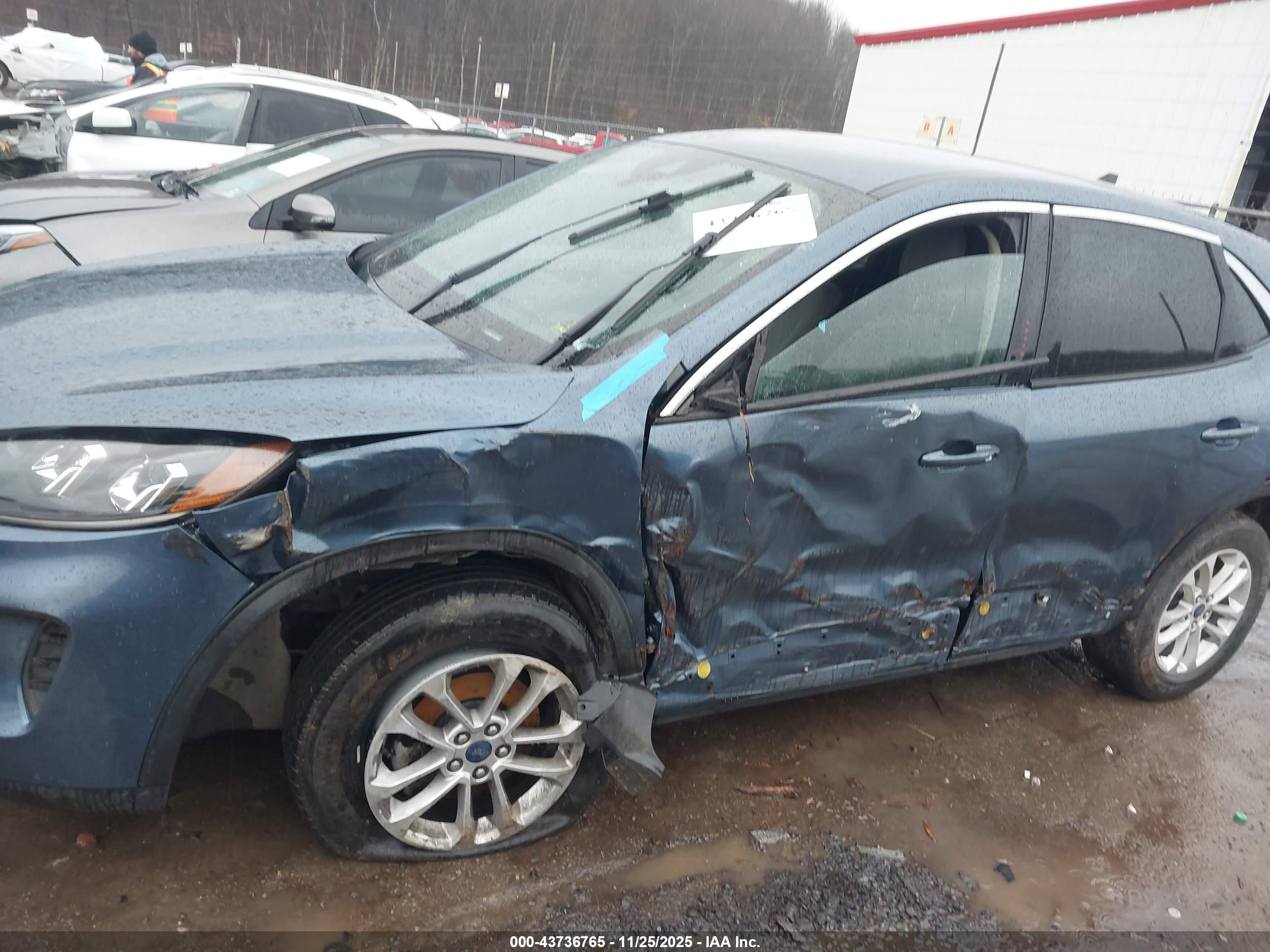 FORD ESCAPE image 6