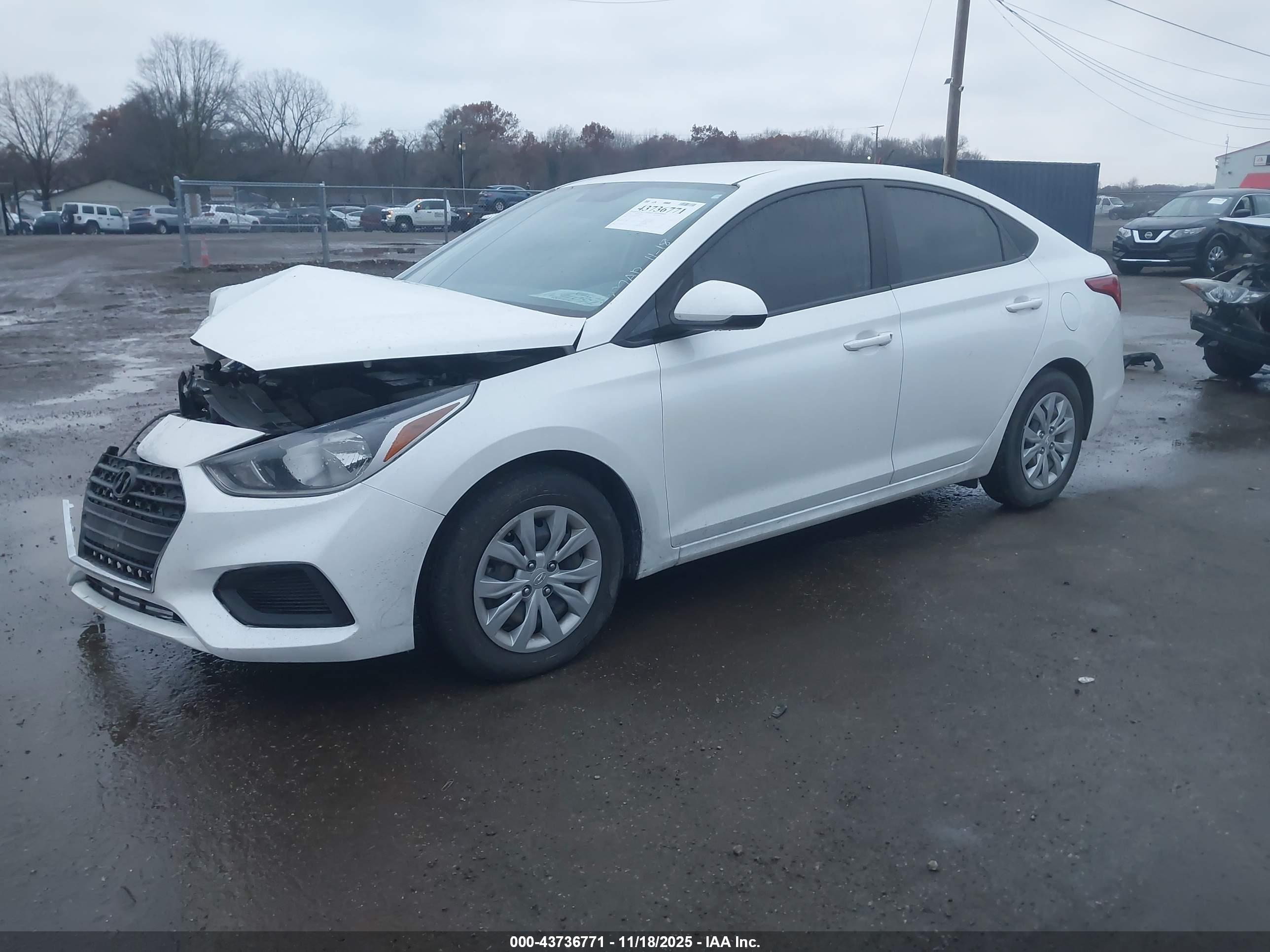 HYUNDAI ACCENT image 2