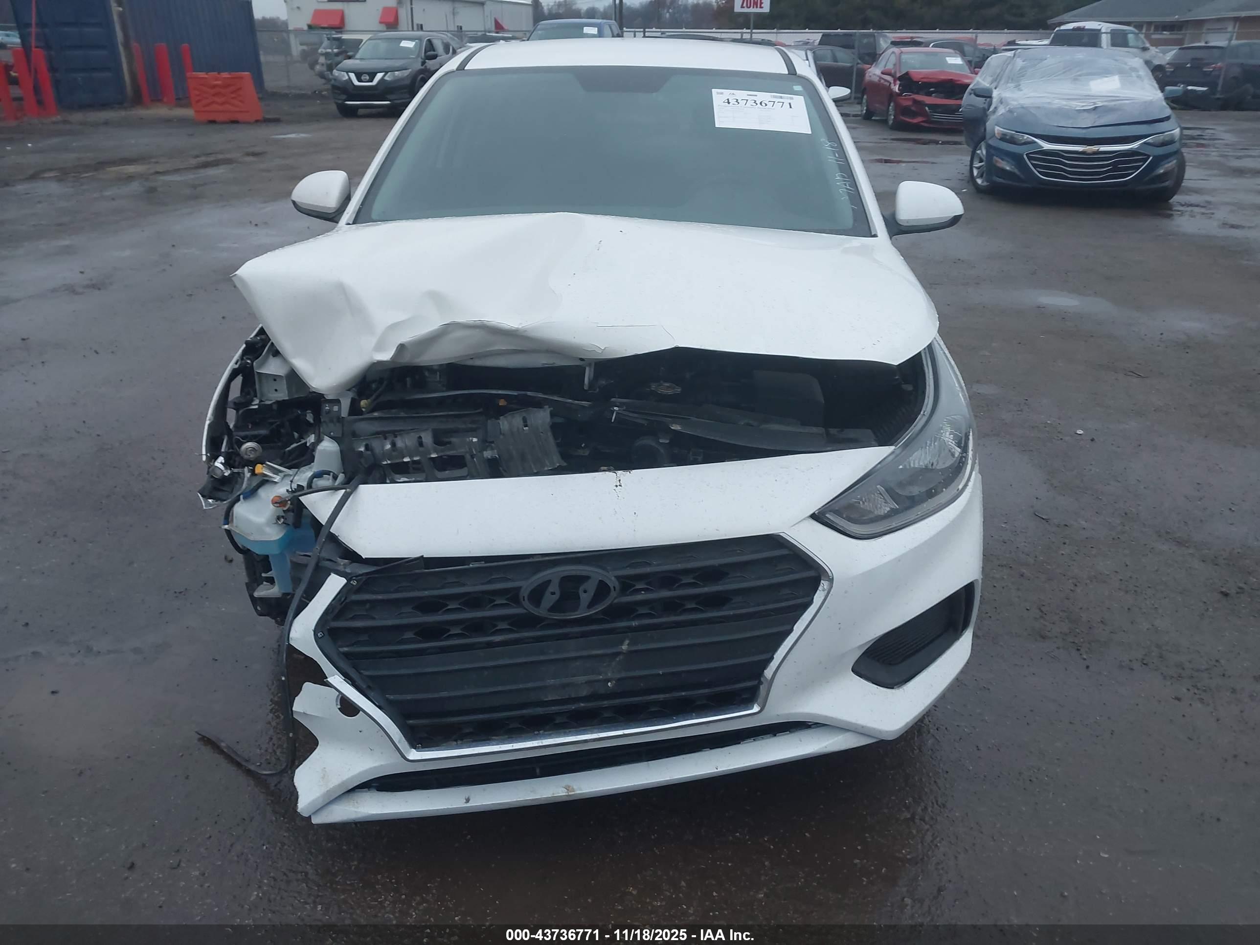 HYUNDAI ACCENT image 6