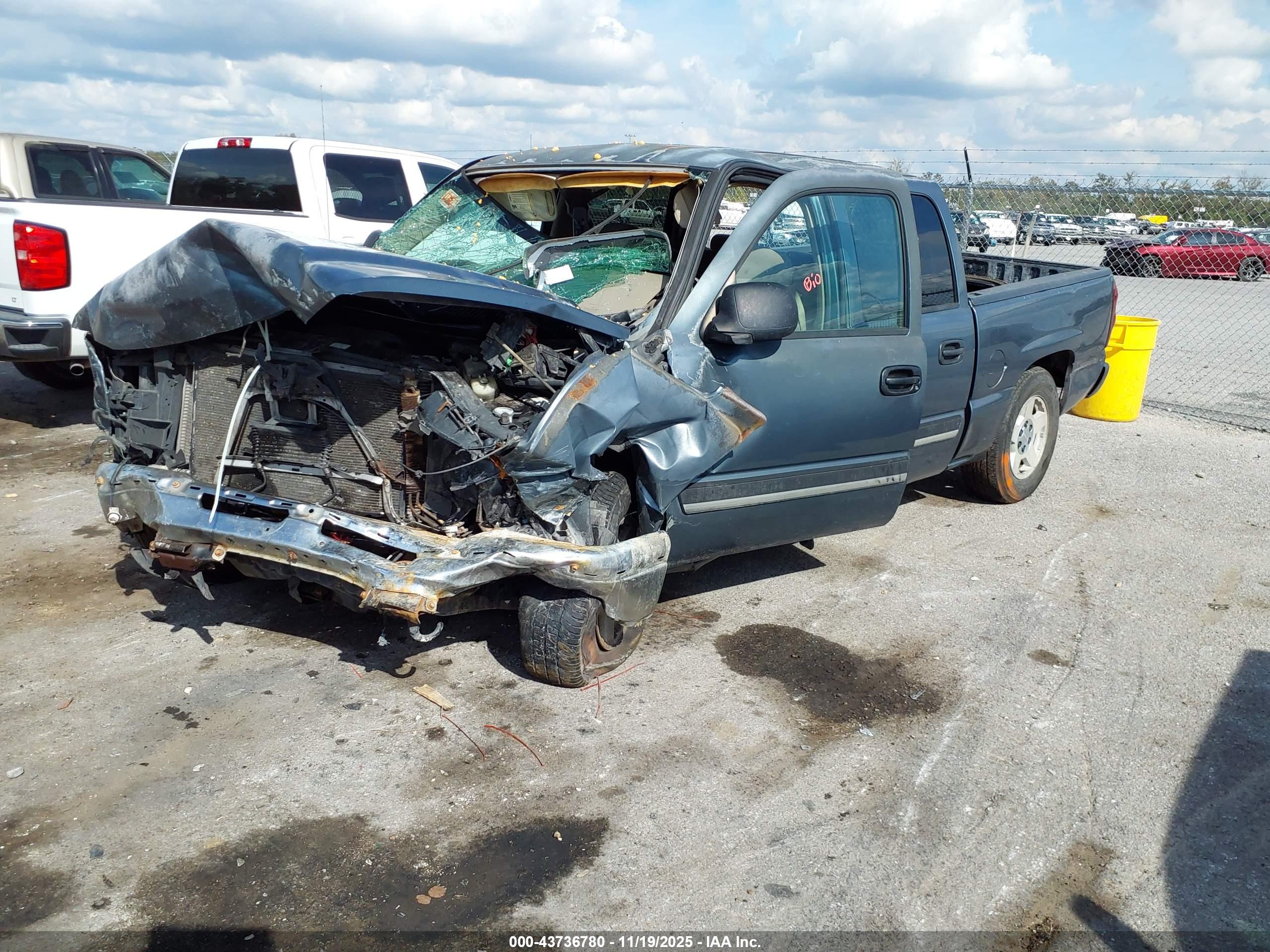 CHEVROLET SILVERADO image 2