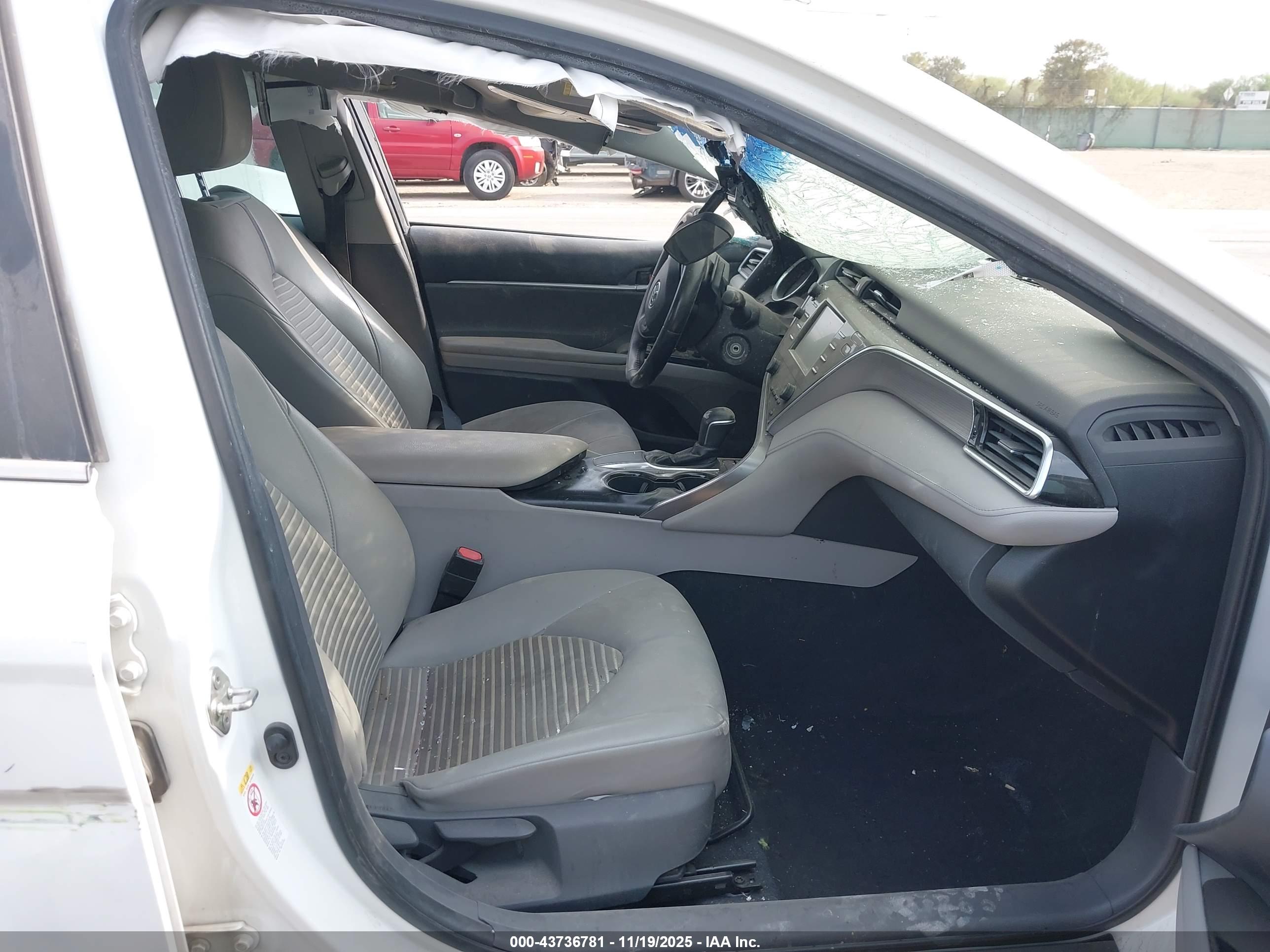 TOYOTA CAMRY image 5