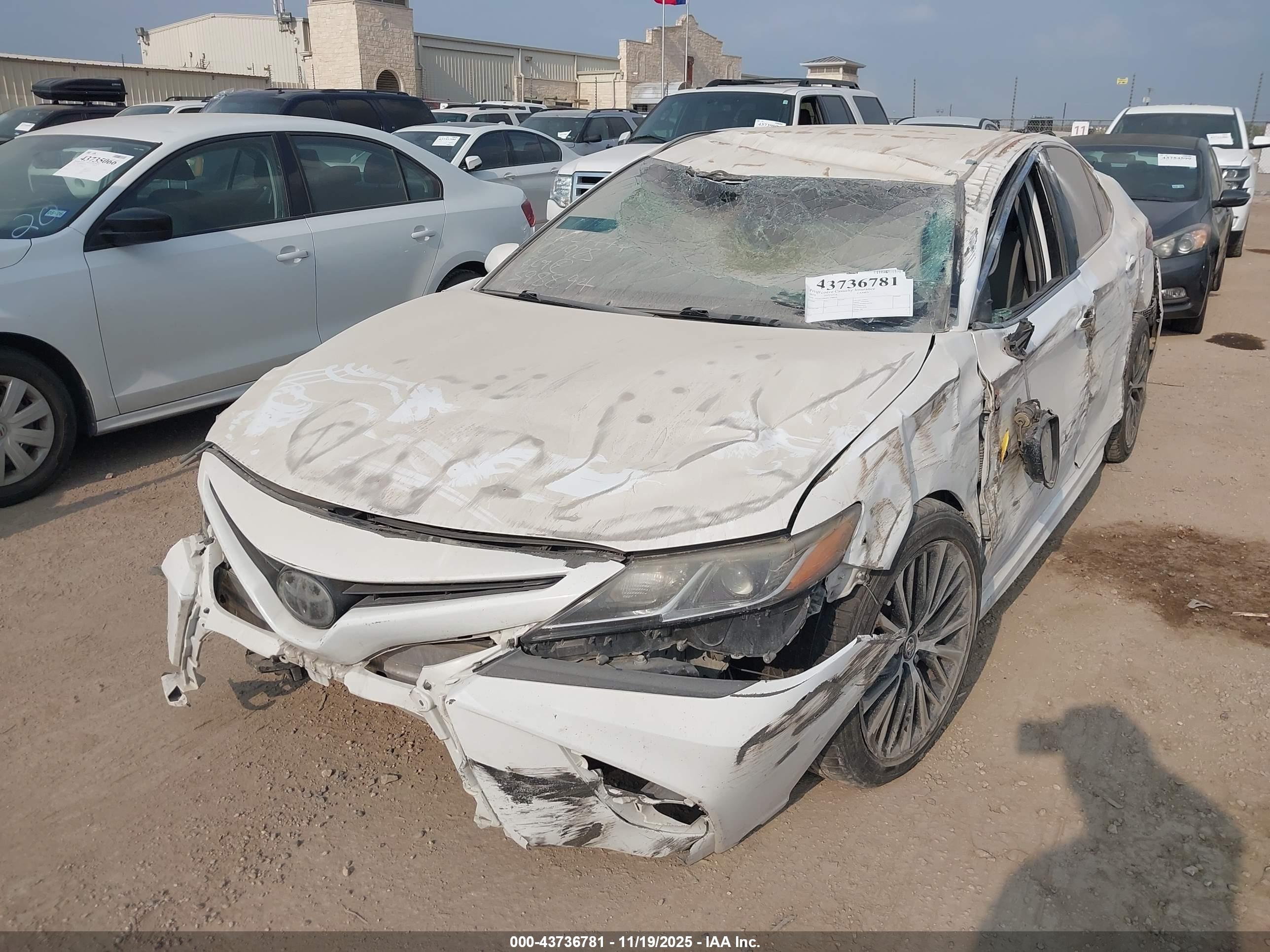 TOYOTA CAMRY image 6