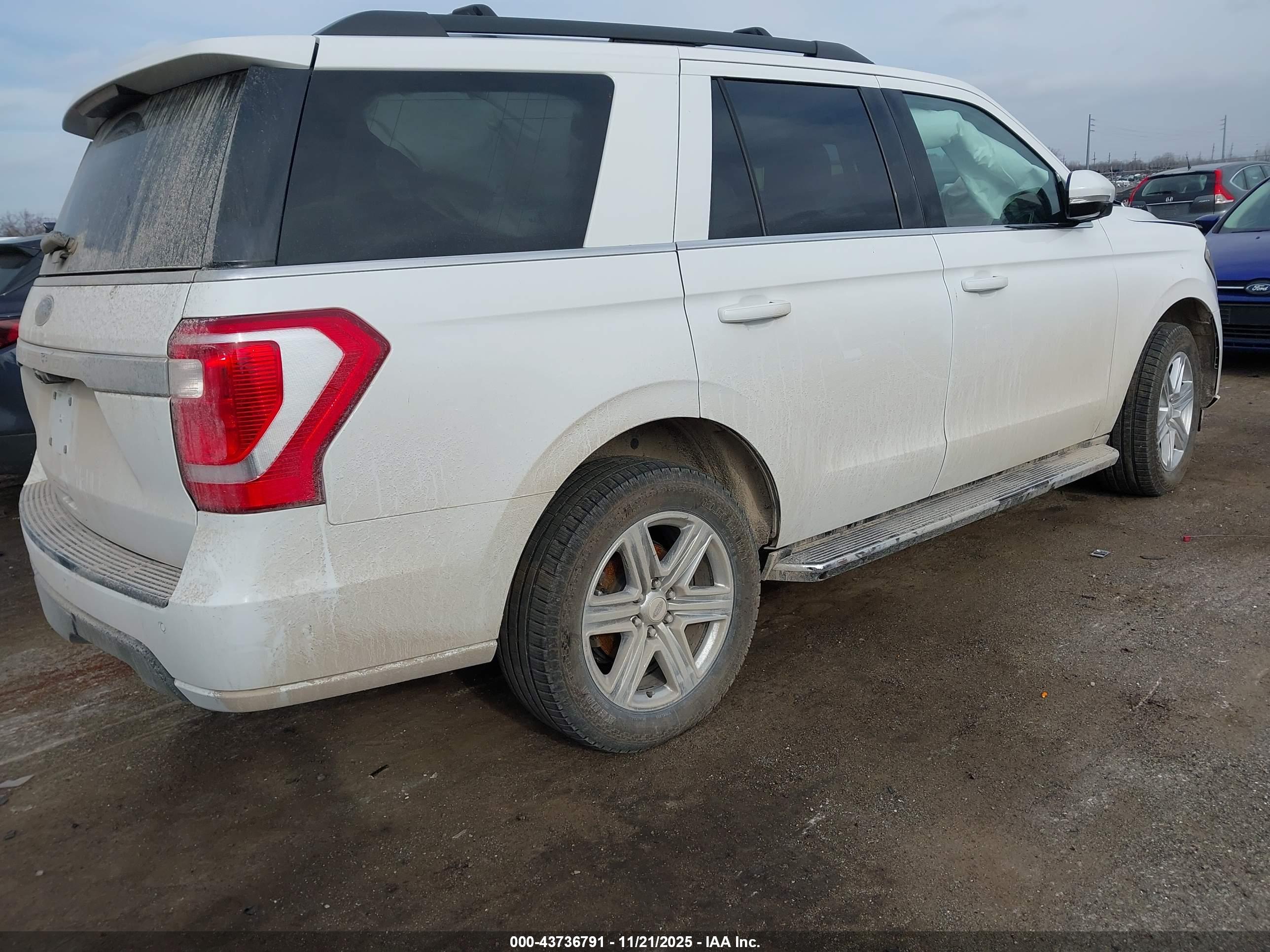 FORD EXPEDITION image 4