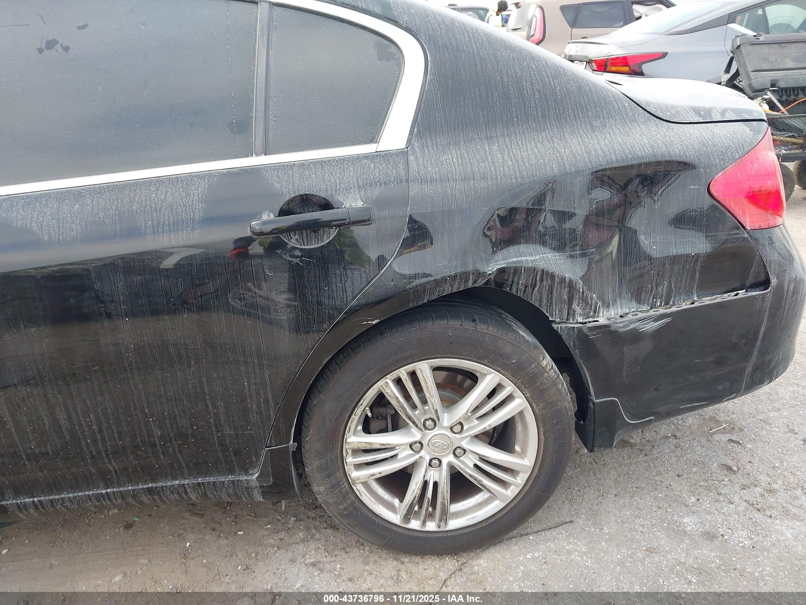 INFINITI G37 image 6