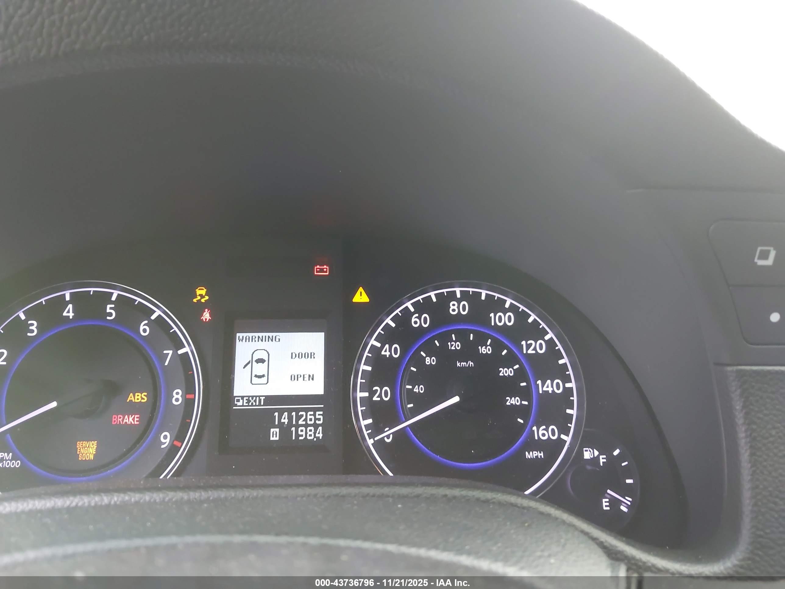 INFINITI G37 image 7