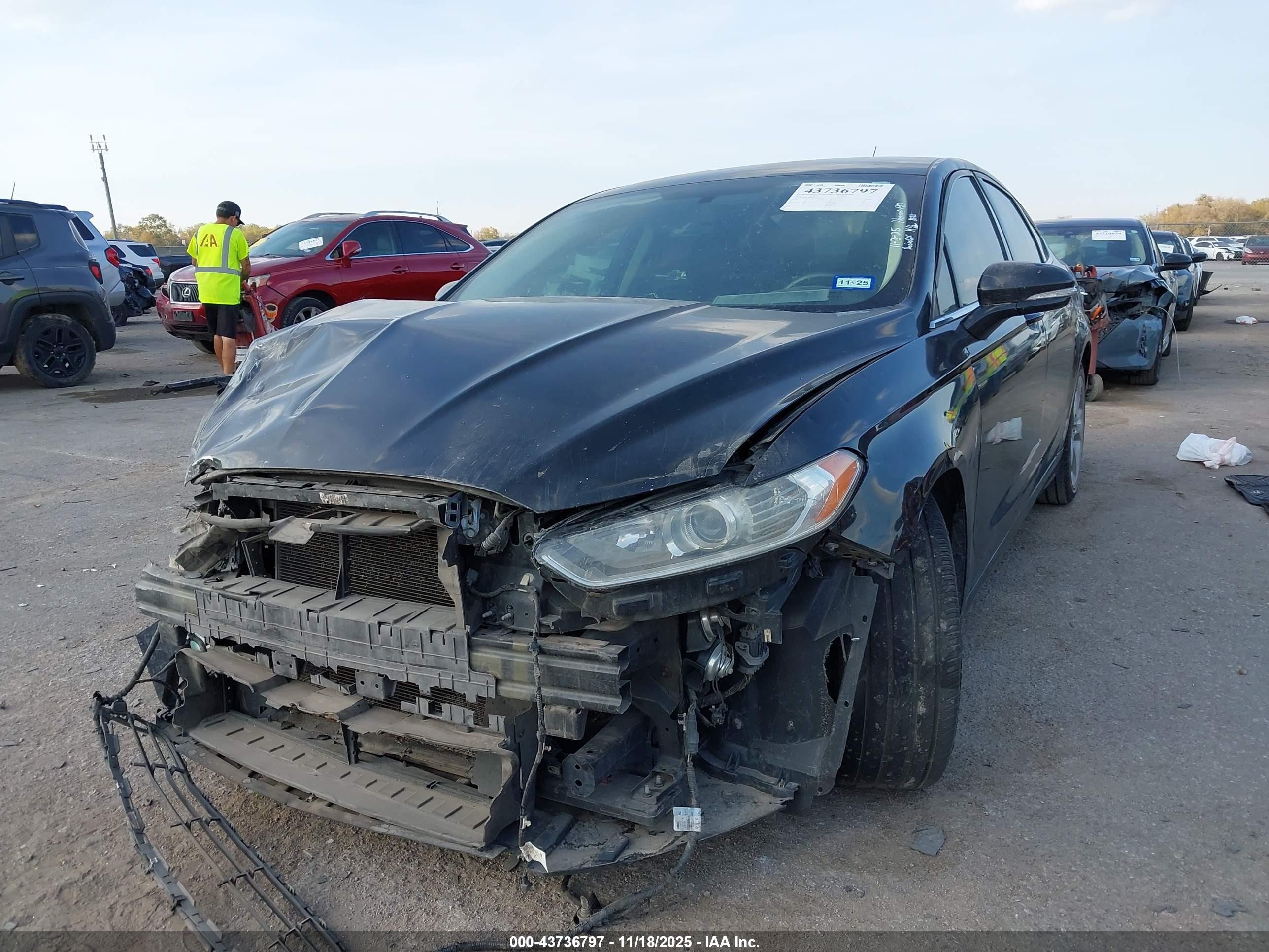 FORD FUSION image 2