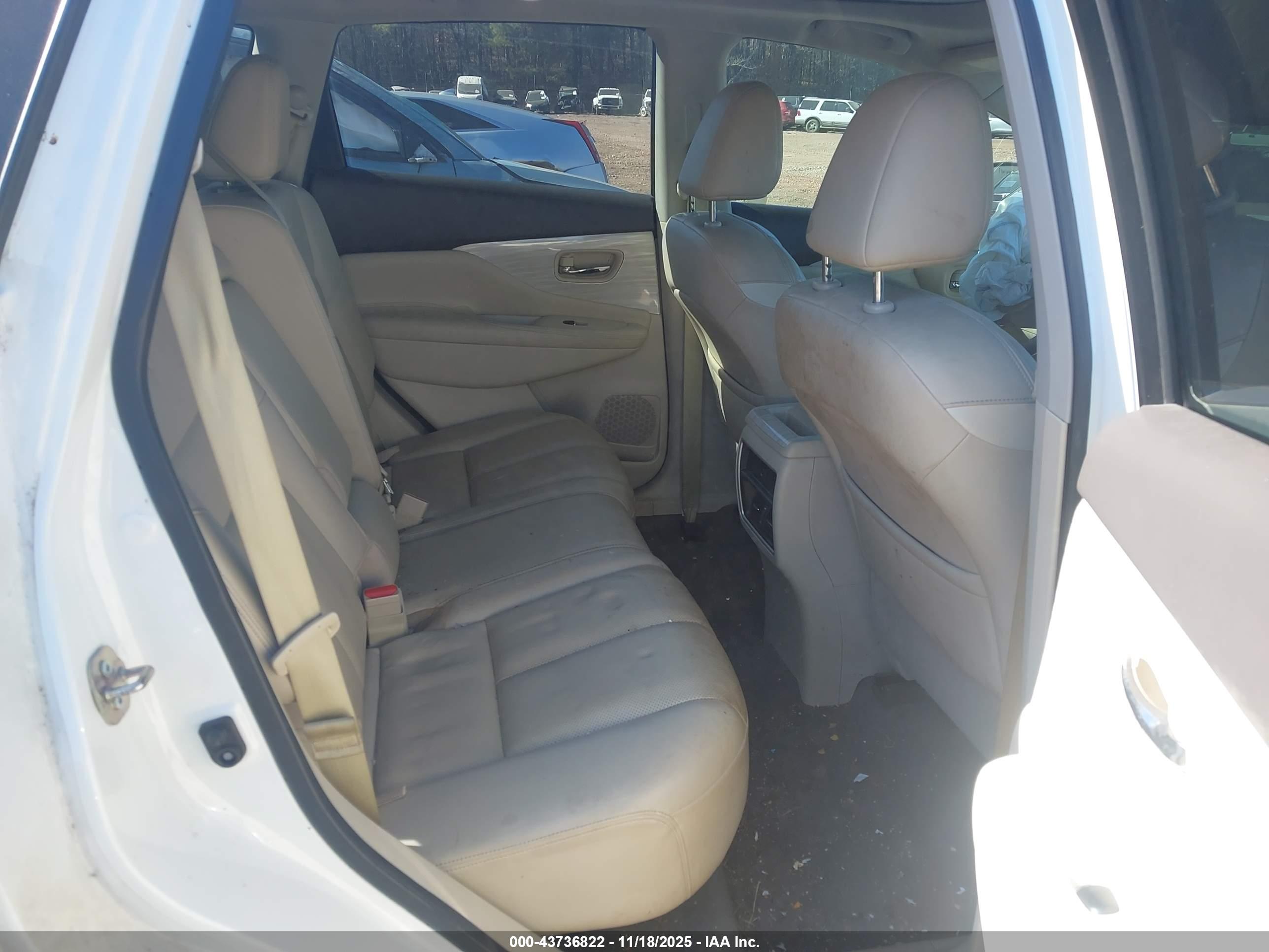 NISSAN MURANO image 8