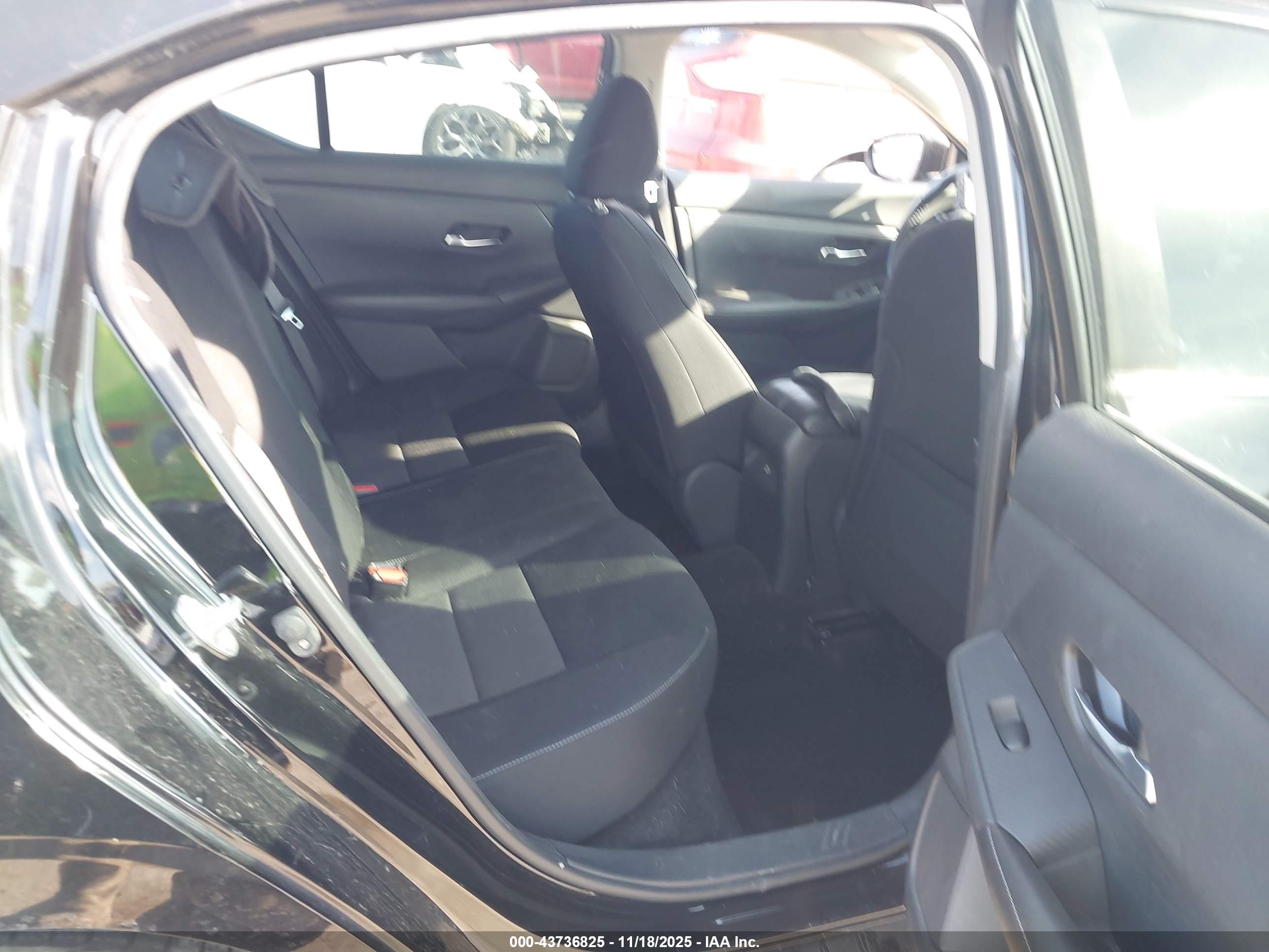 NISSAN SENTRA image 8