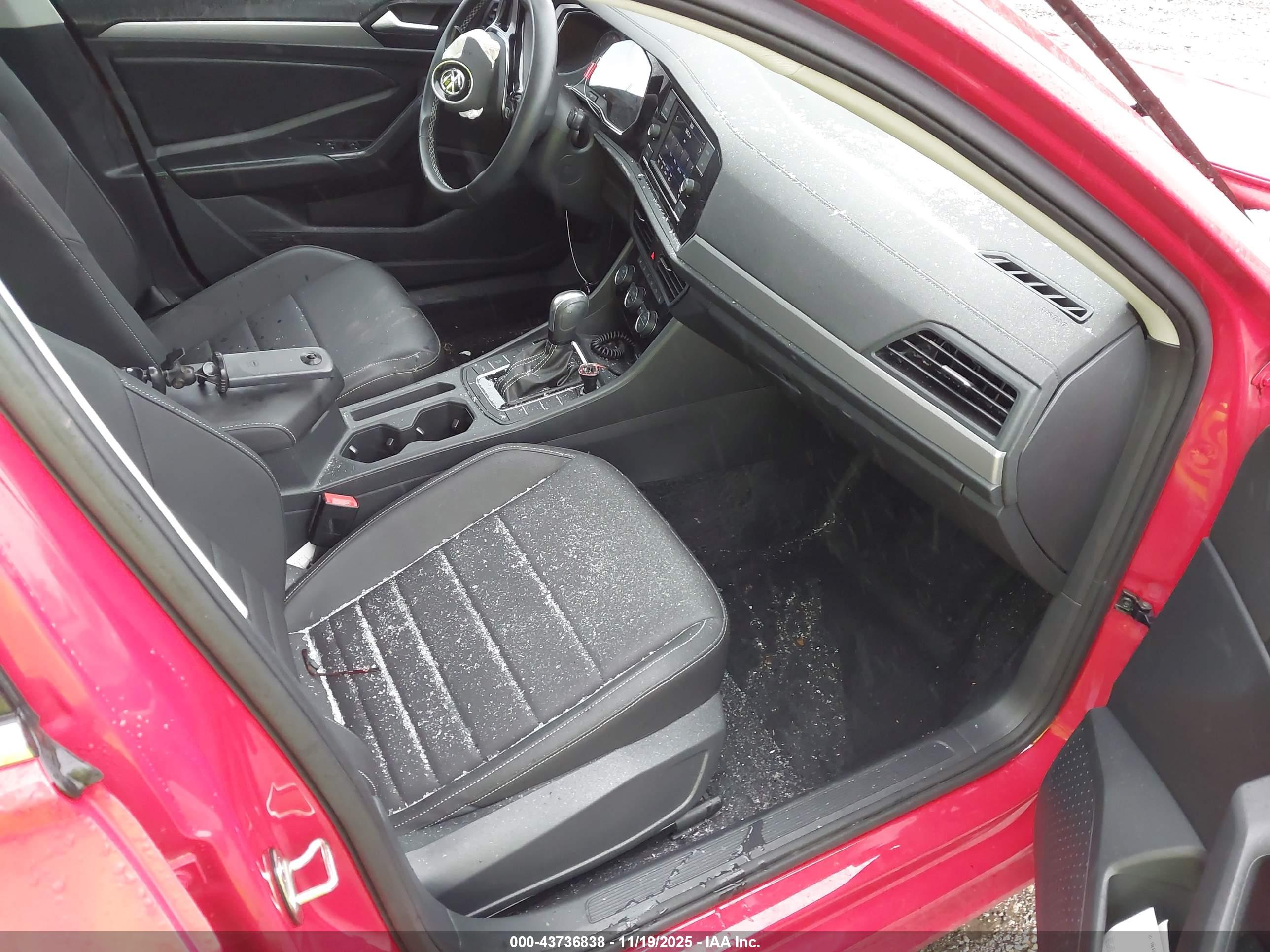 VOLKSWAGEN JETTA image 5