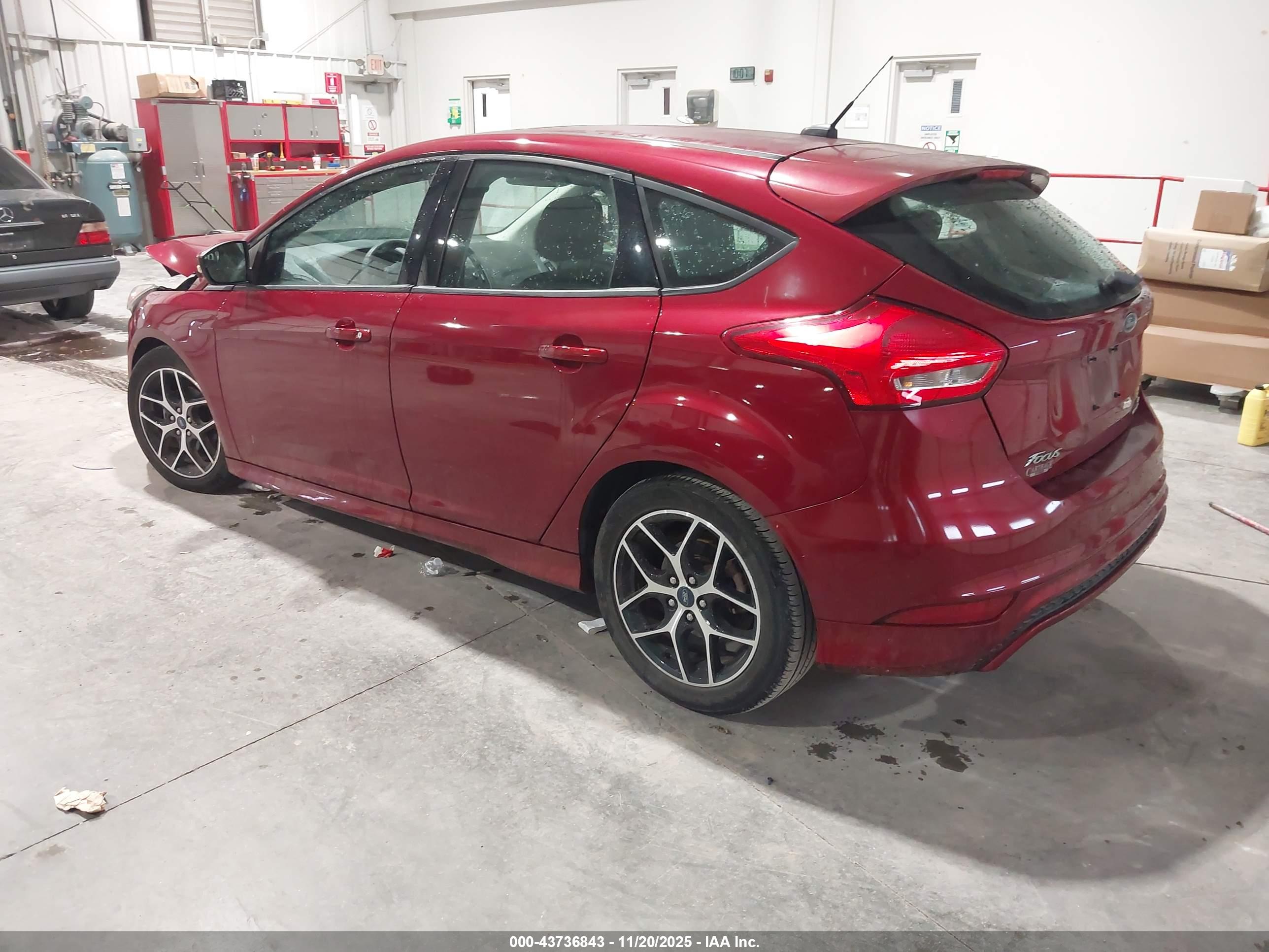 FORD FOCUS image 3