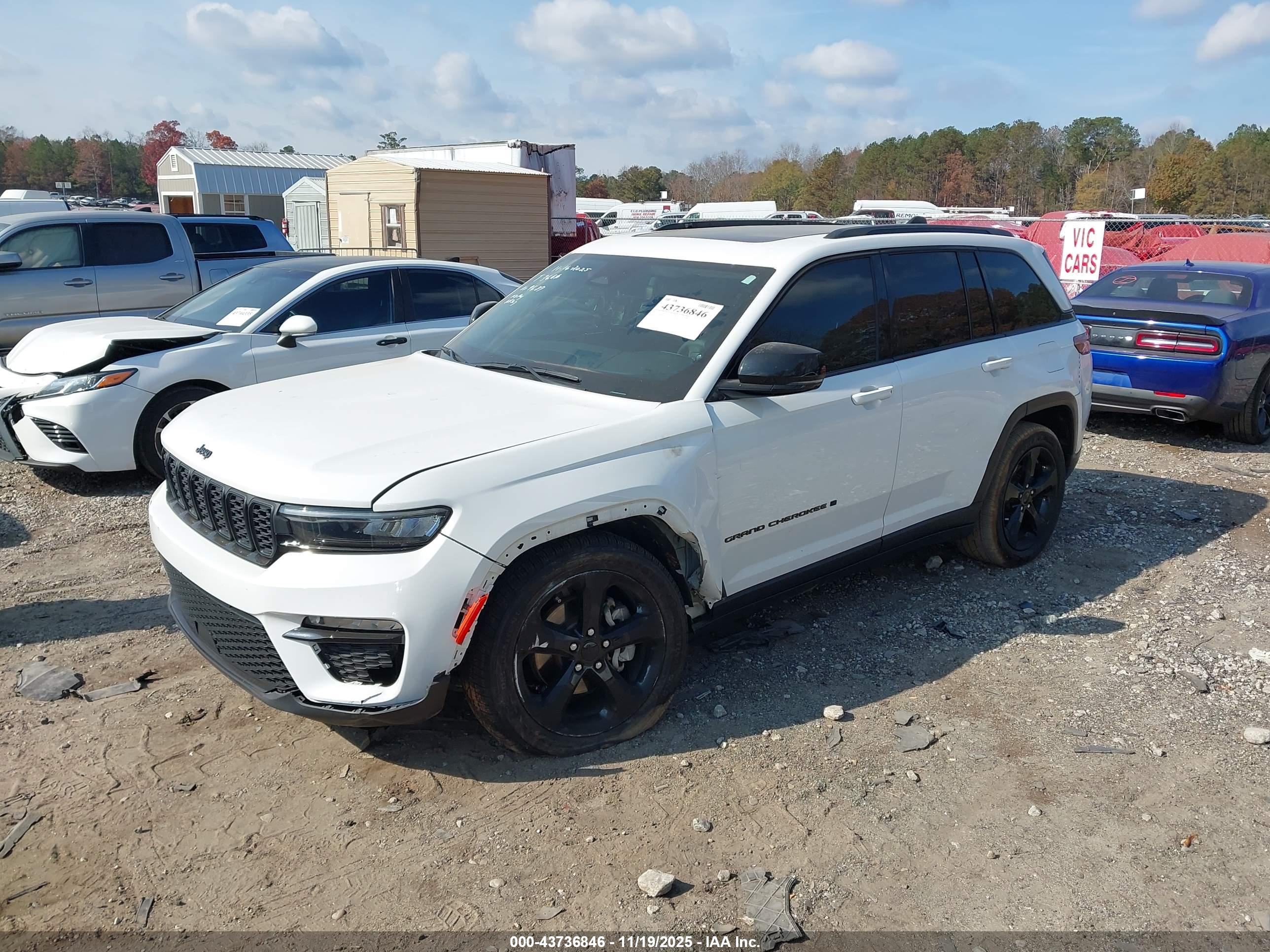 JEEP GRAND image 2