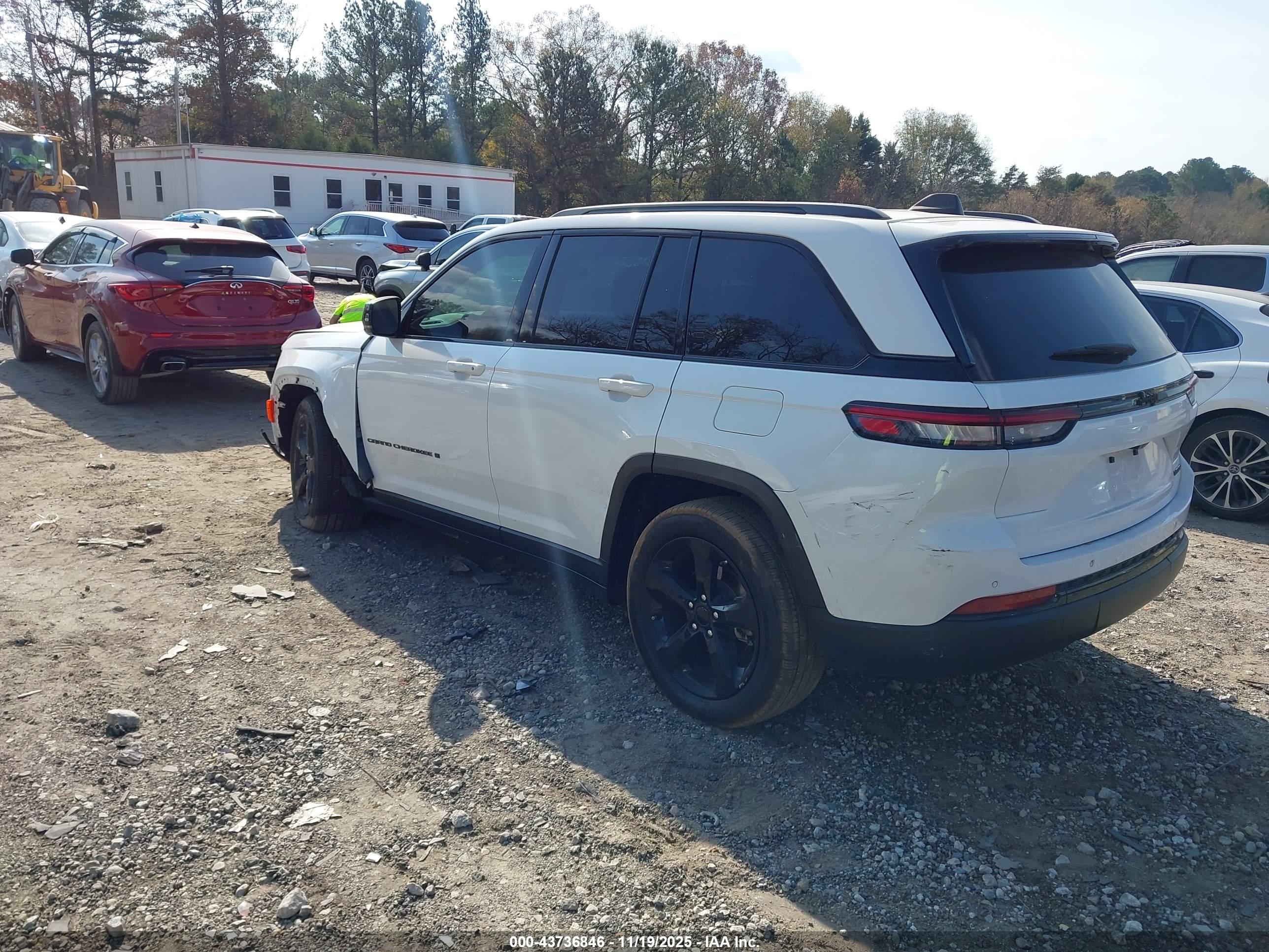 JEEP GRAND image 3