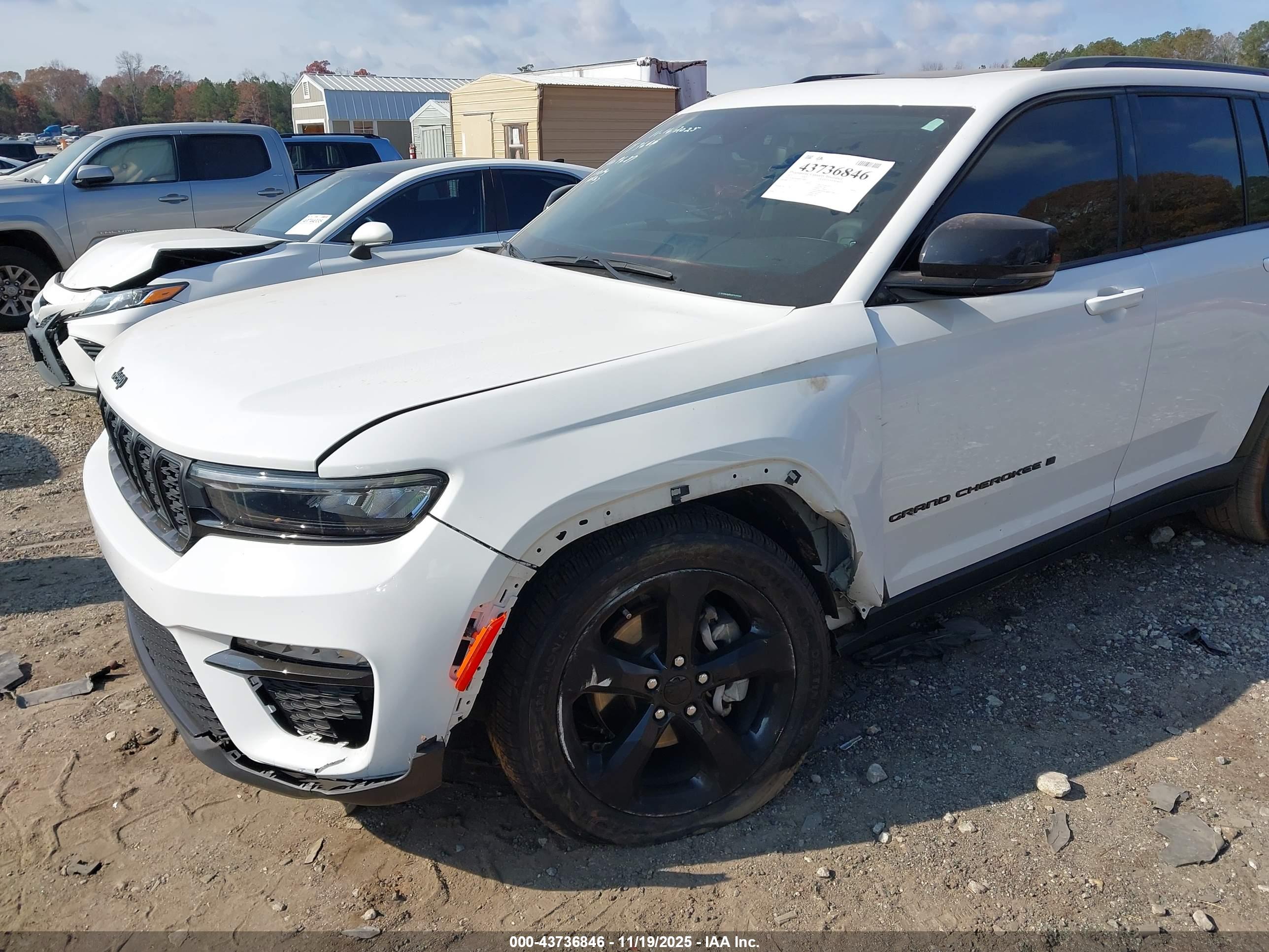 JEEP GRAND image 6