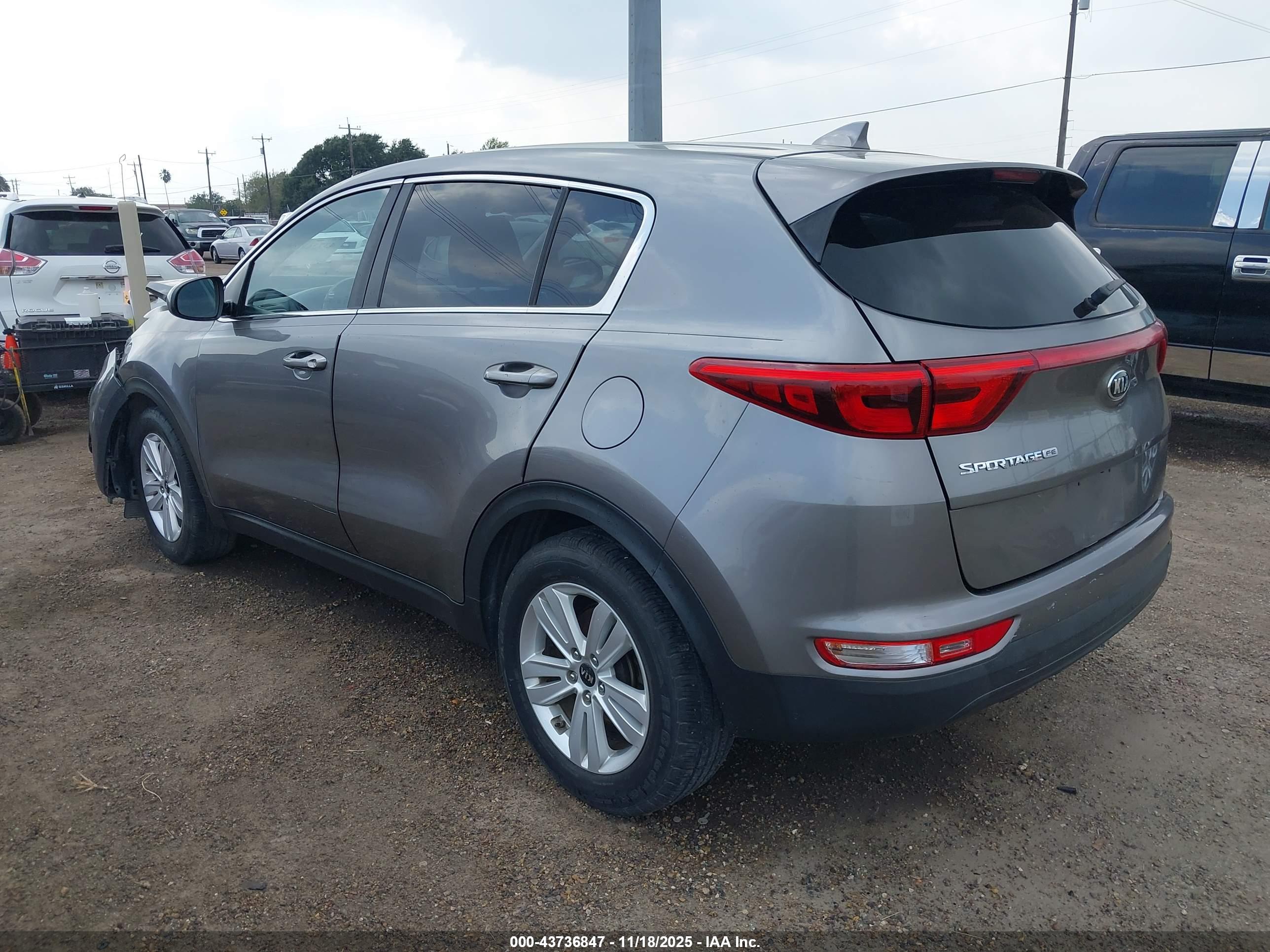 KIA SPORTAGE image 3