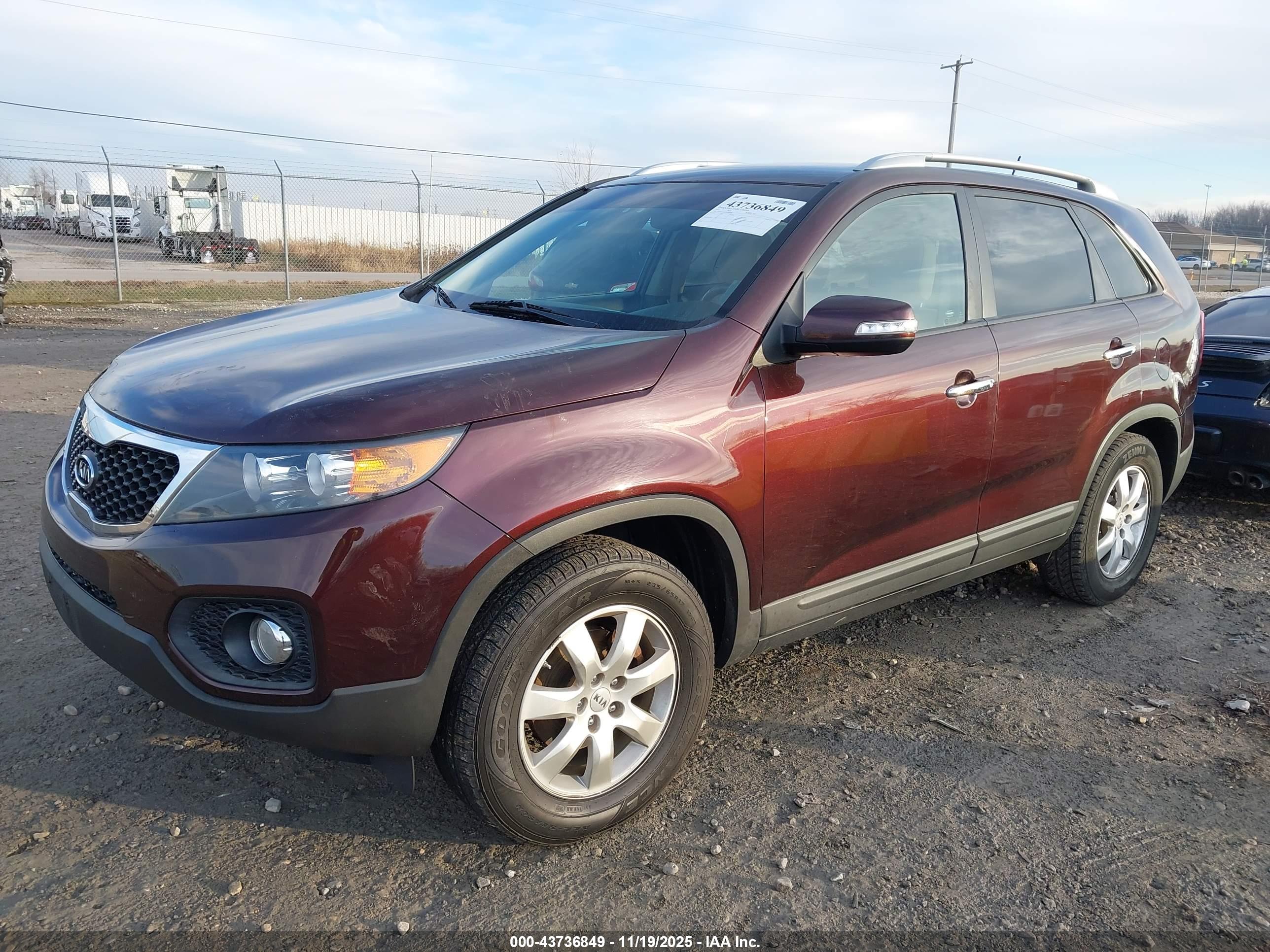 KIA SORENTO image 2