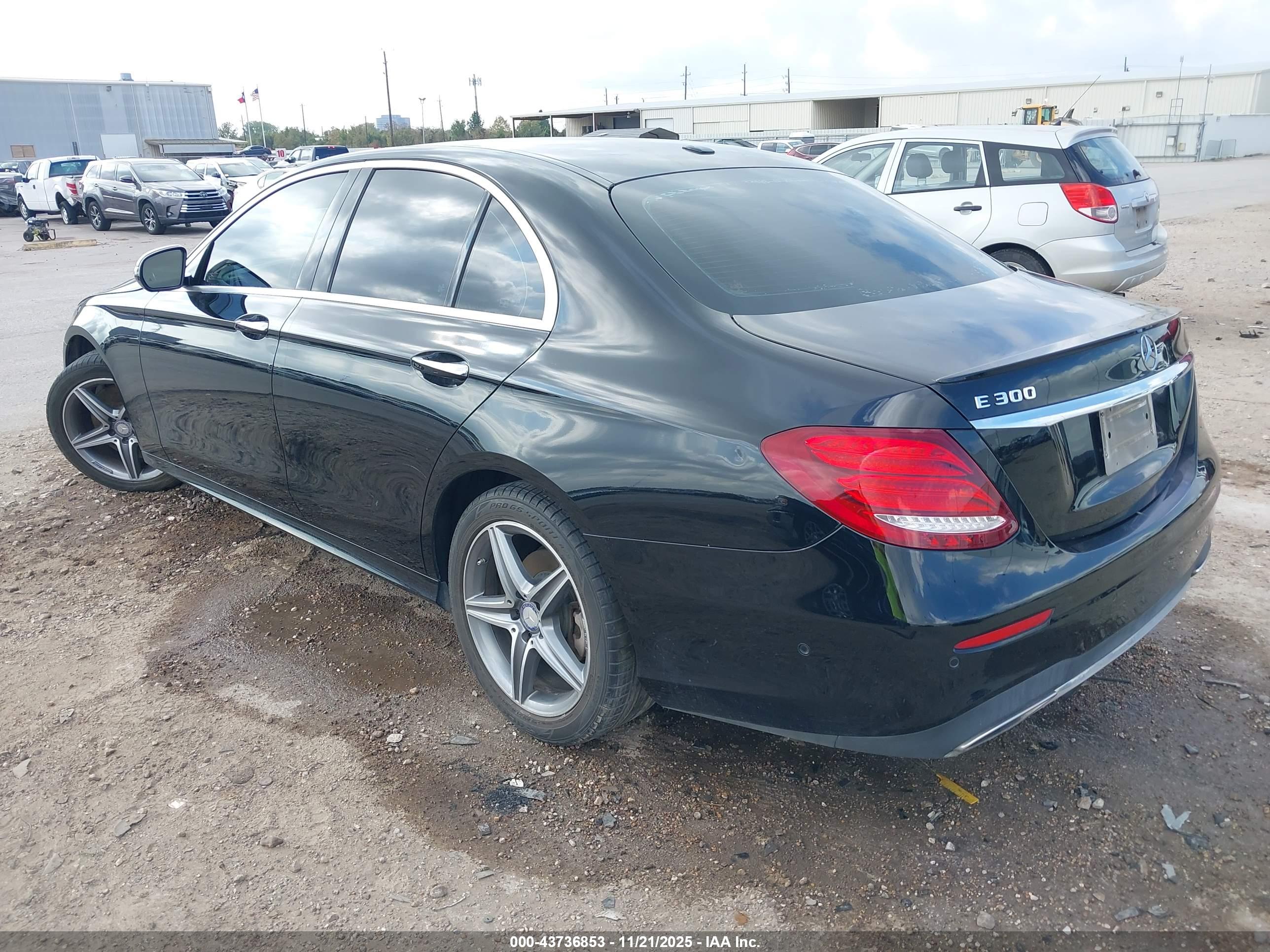 MERCEDES-BENZ E image 3