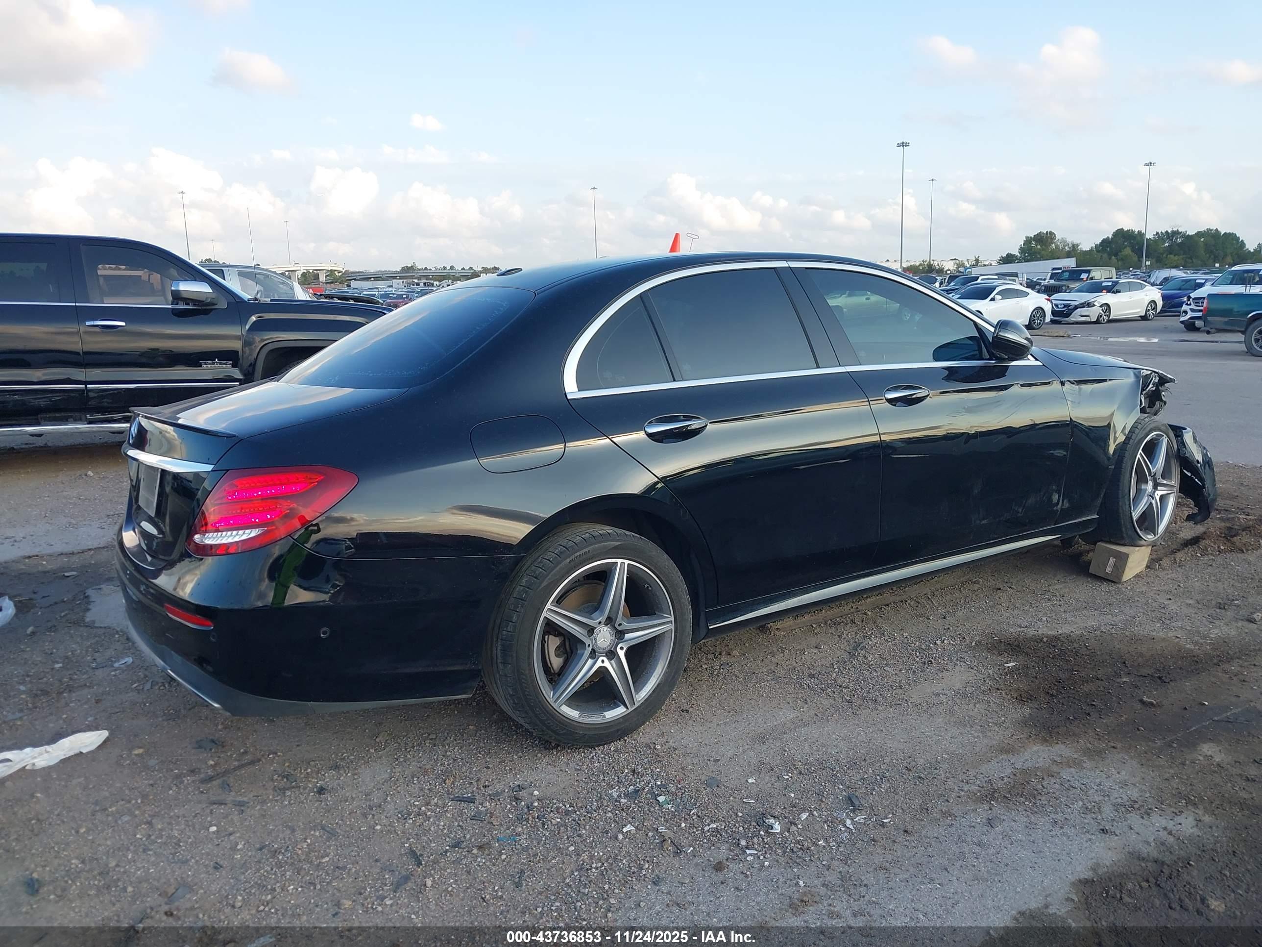 MERCEDES-BENZ E image 4