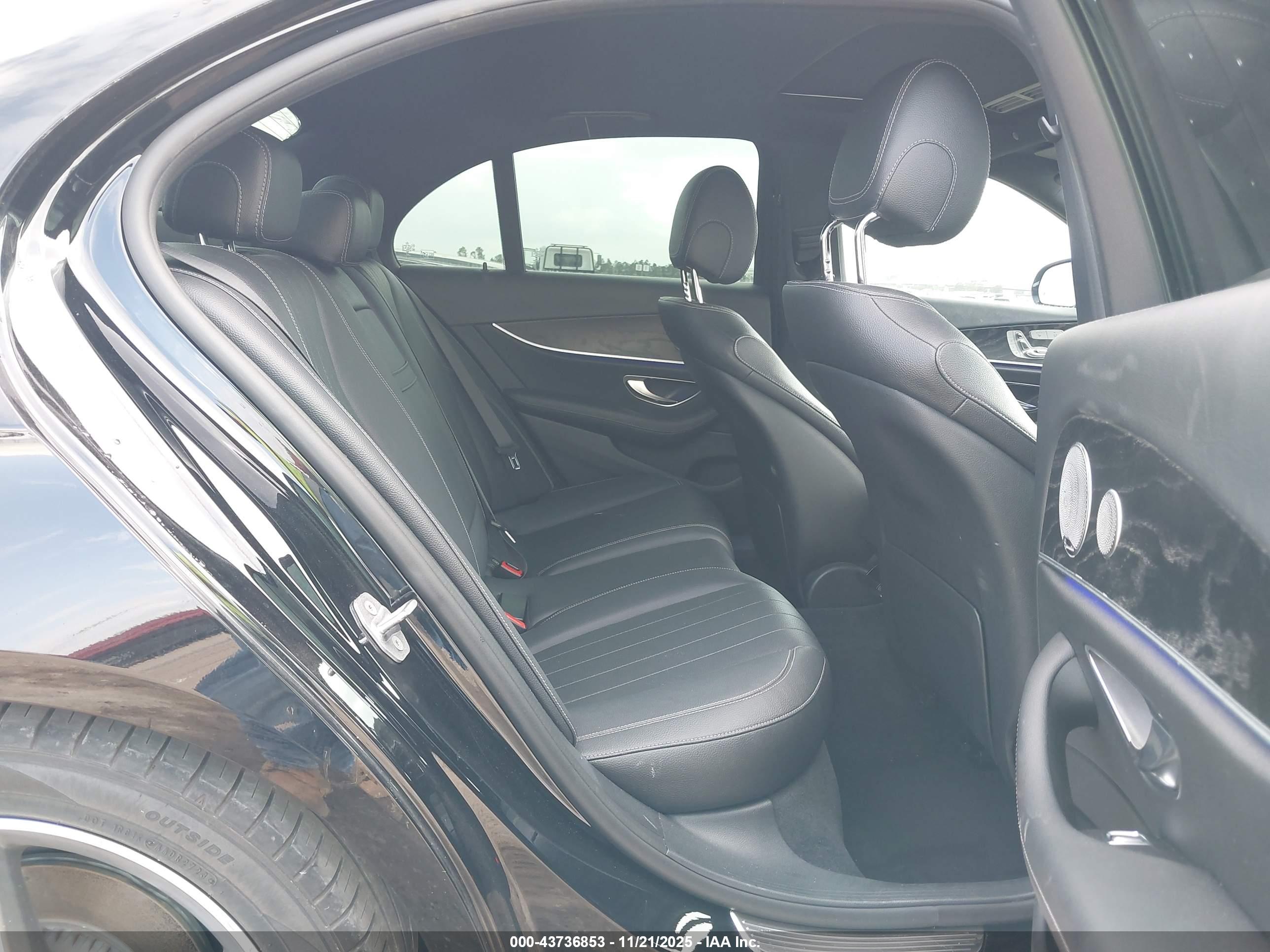 MERCEDES-BENZ E image 8