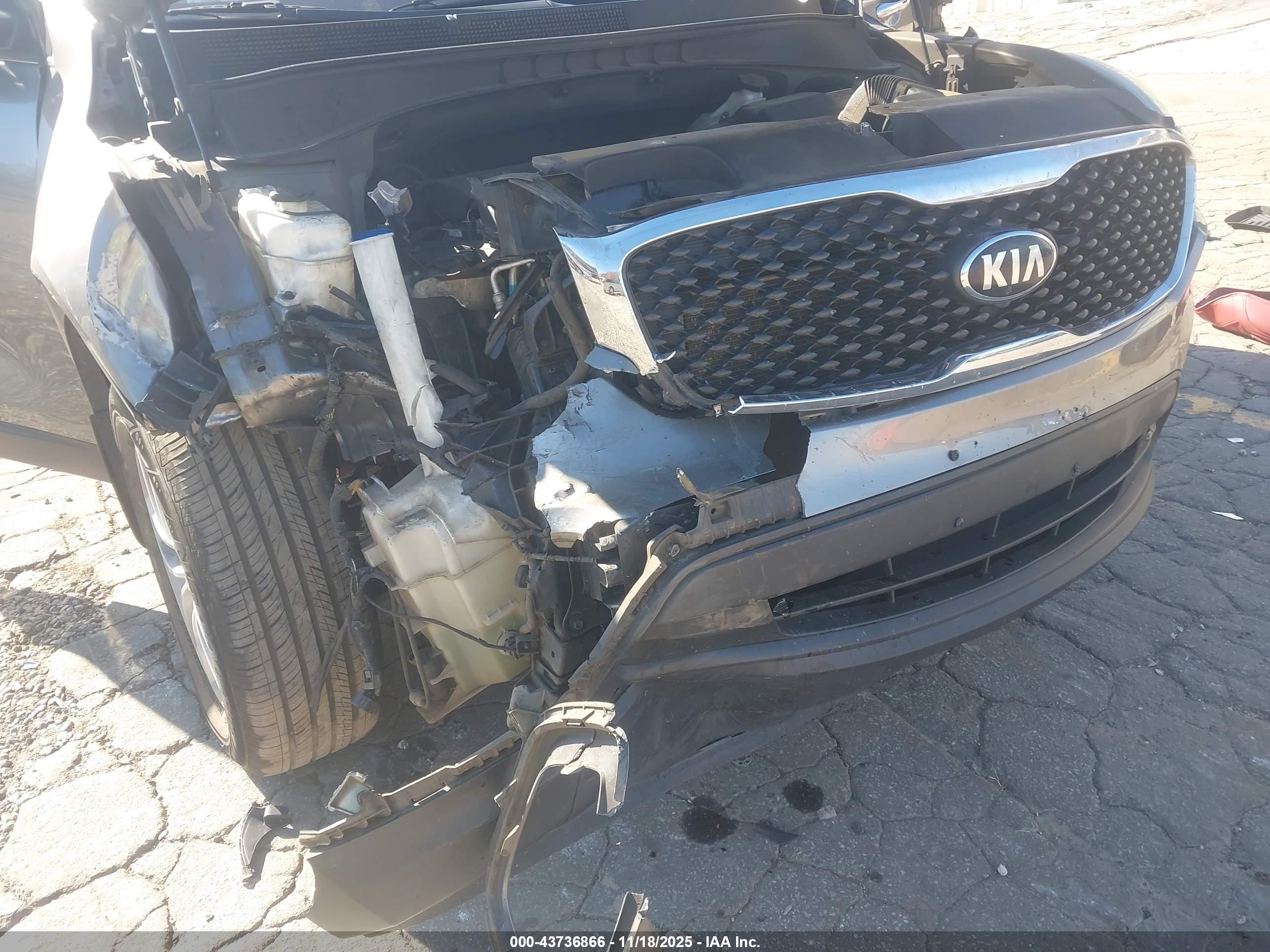 KIA SORENTO image 6
