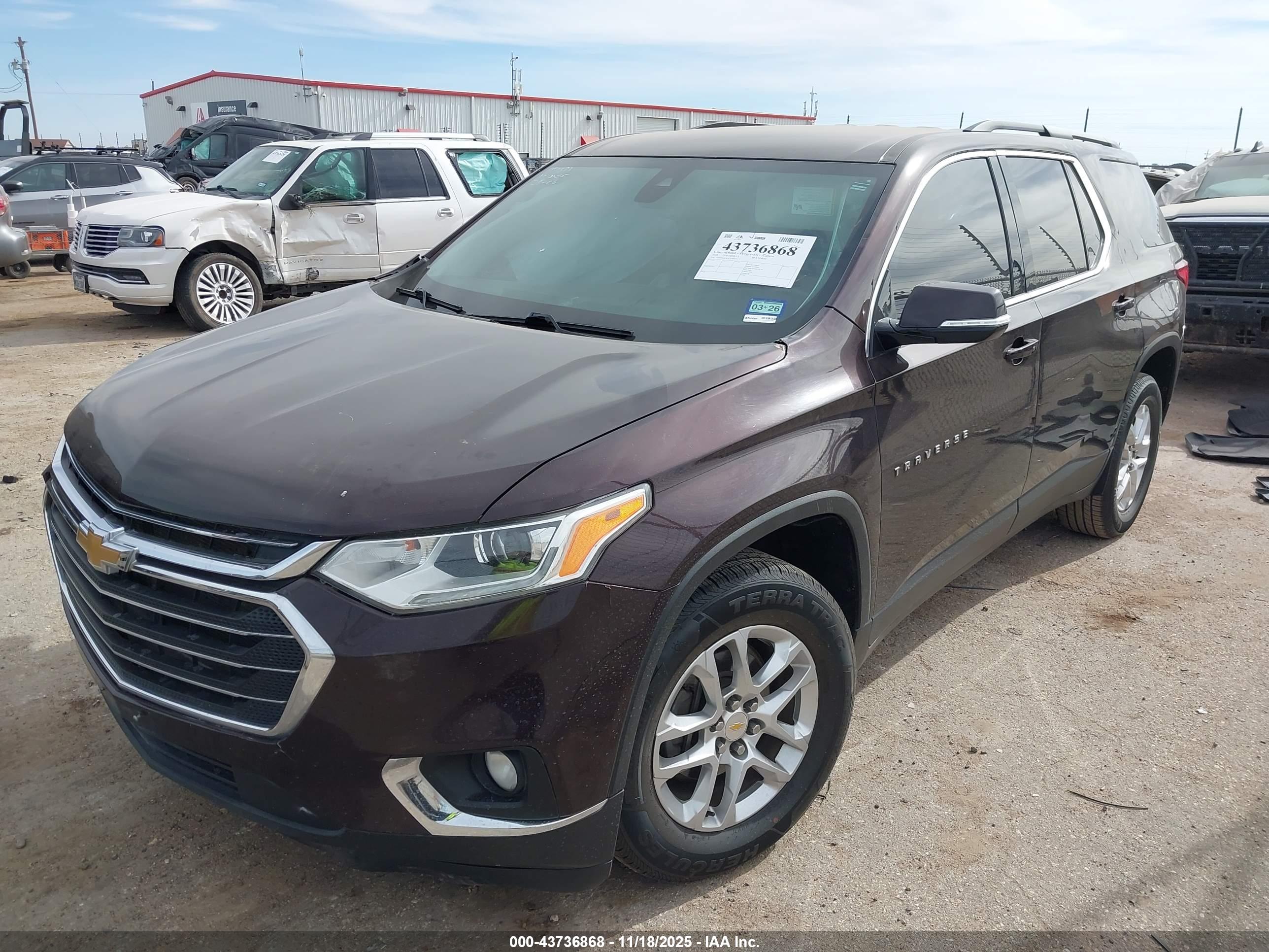 CHEVROLET TRAVERSE image 2