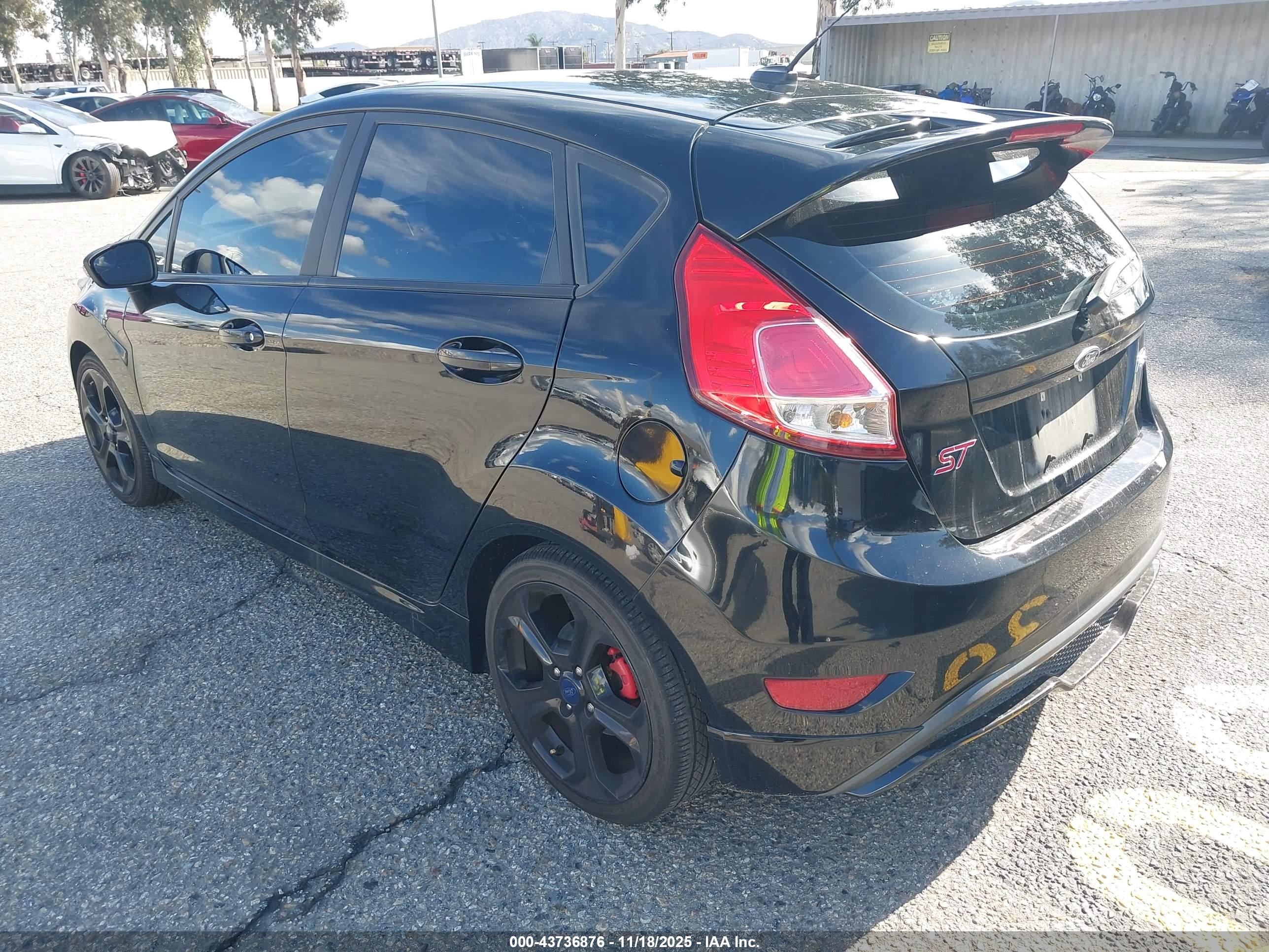 FORD FIESTA image 3