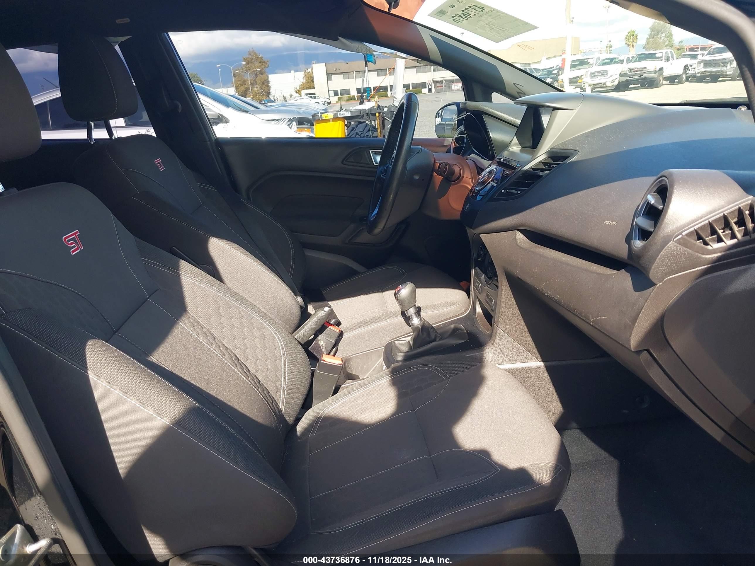 FORD FIESTA image 5