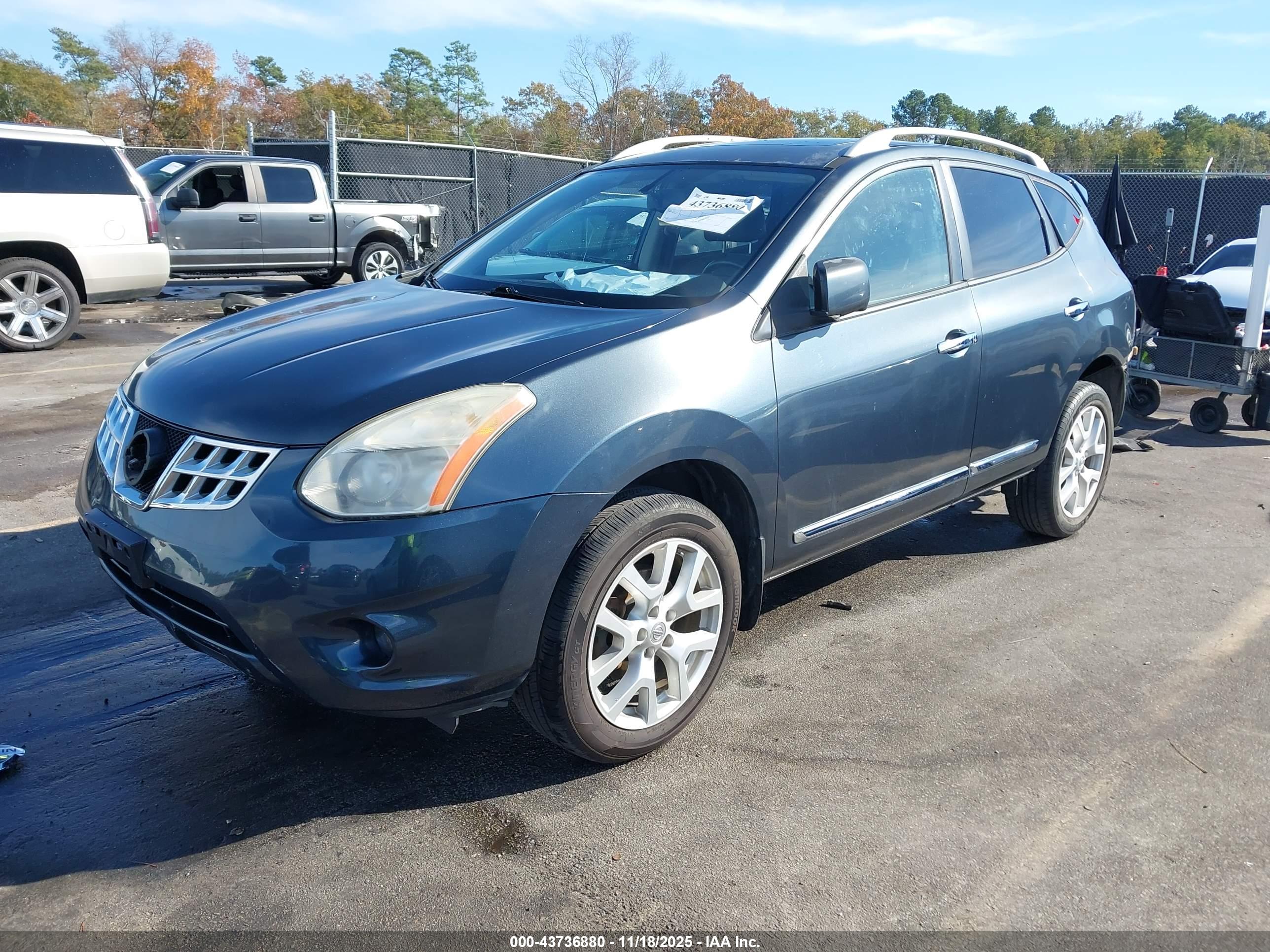 NISSAN ROGUE image 2