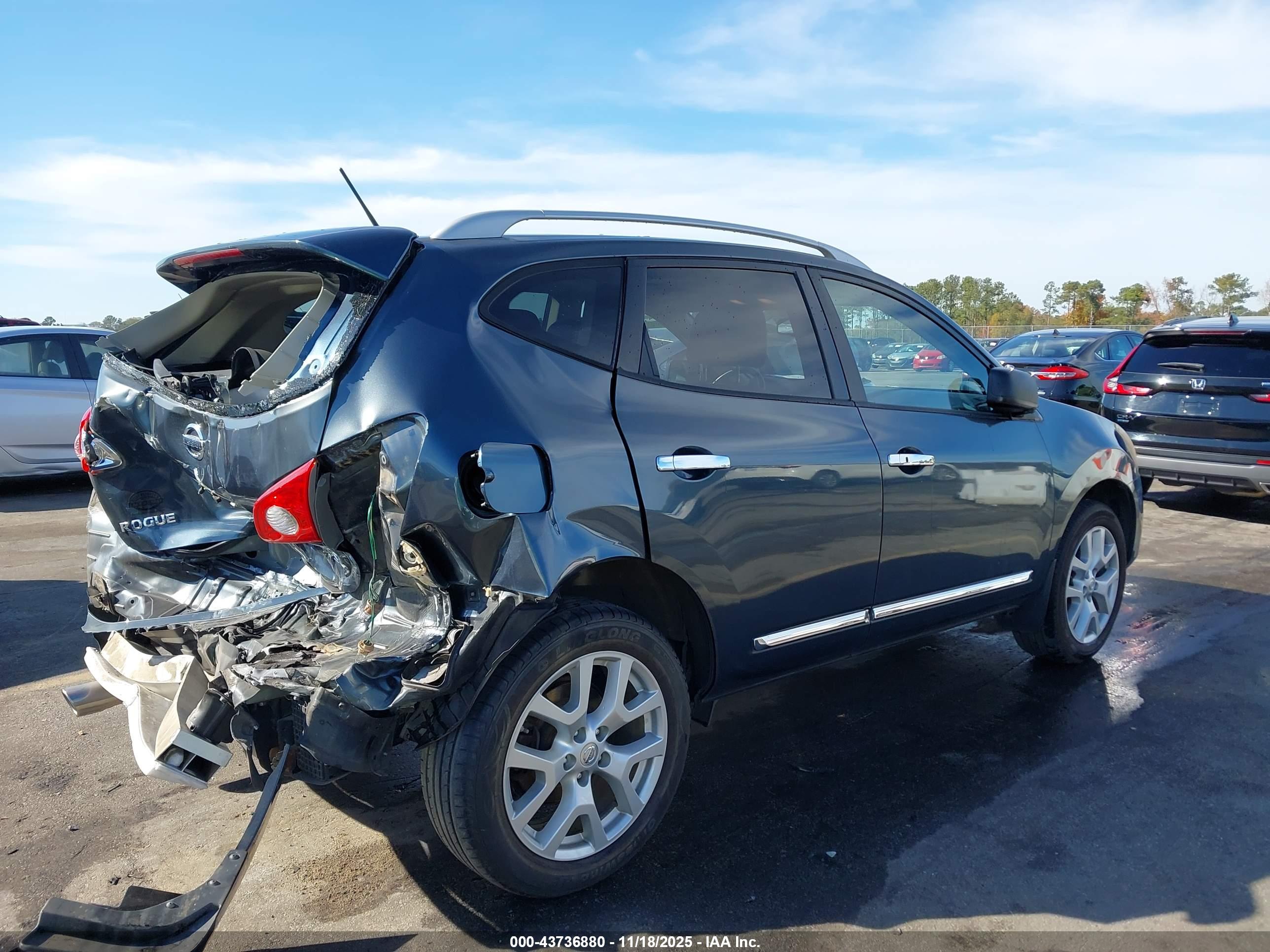 NISSAN ROGUE image 4