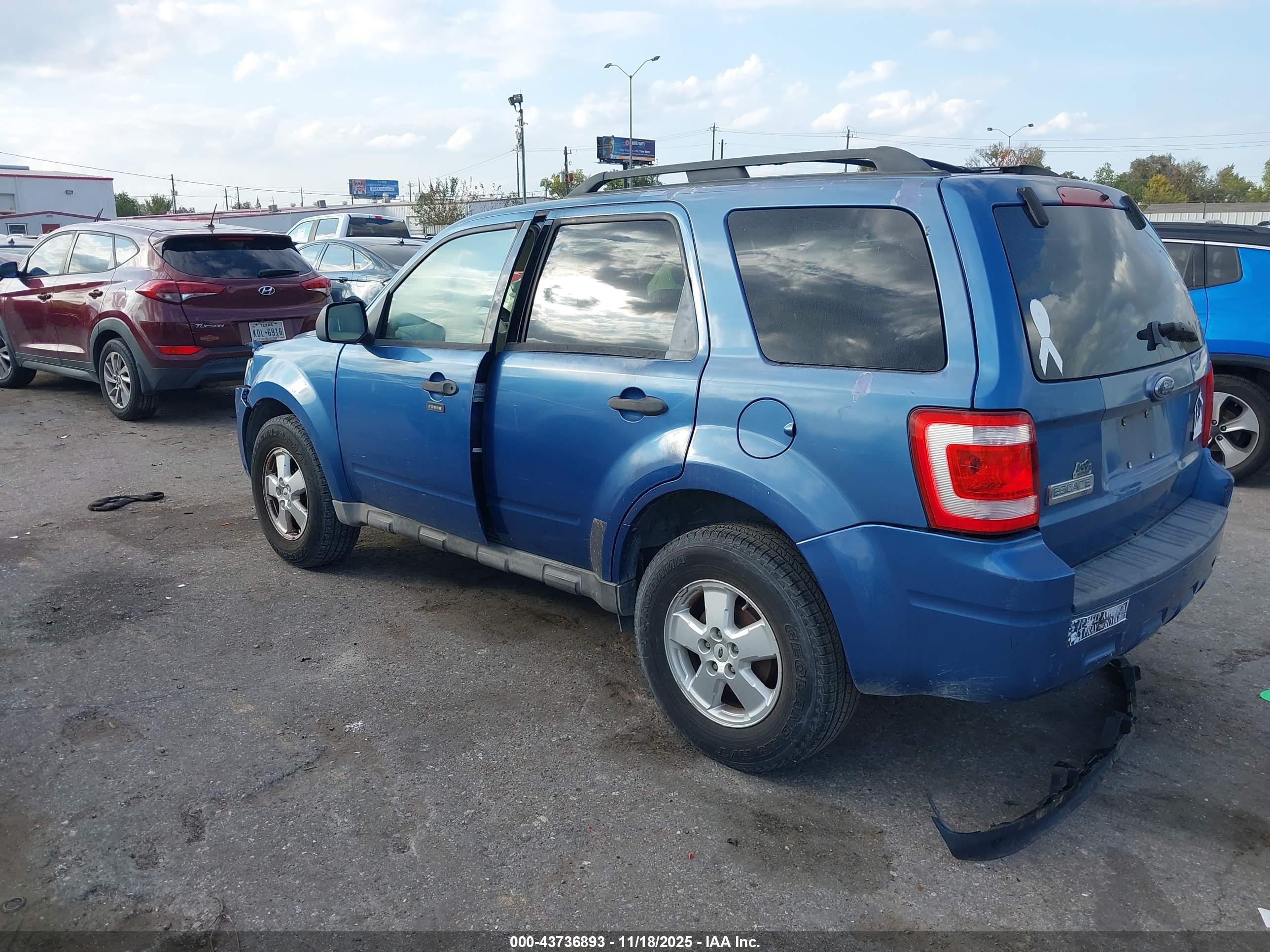 FORD ESCAPE image 3