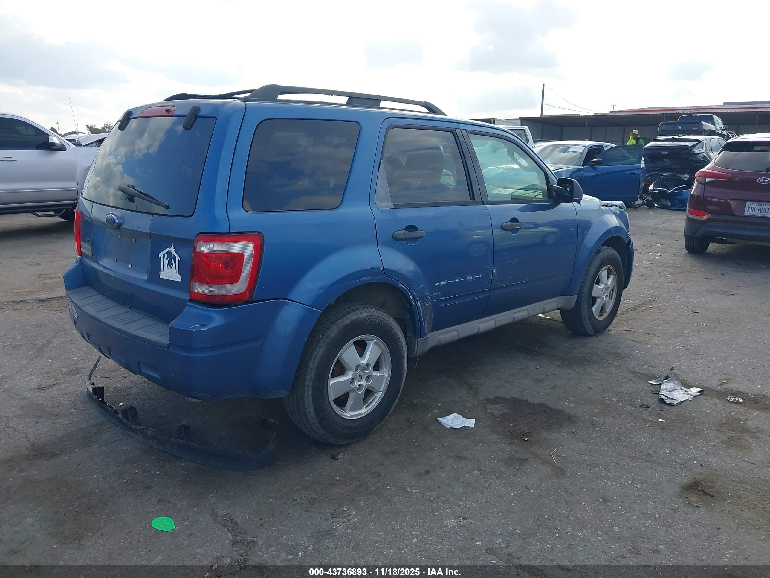 FORD ESCAPE image 4