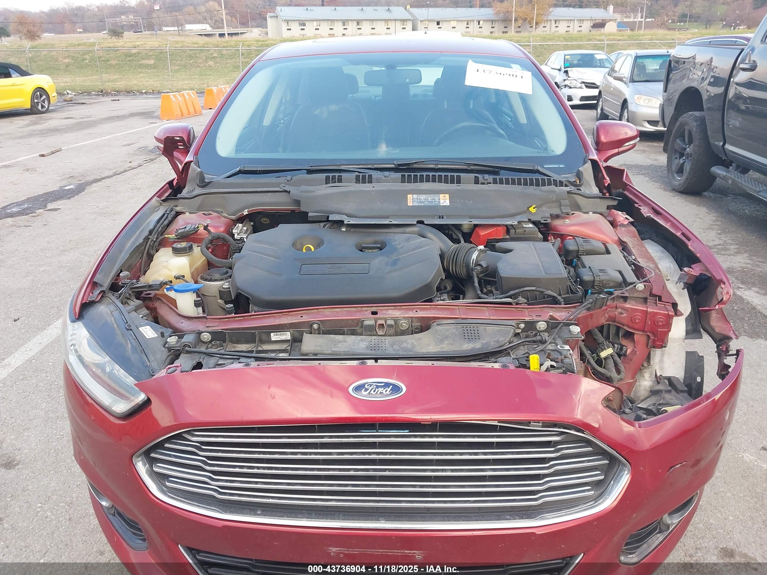 FORD FUSION image 10