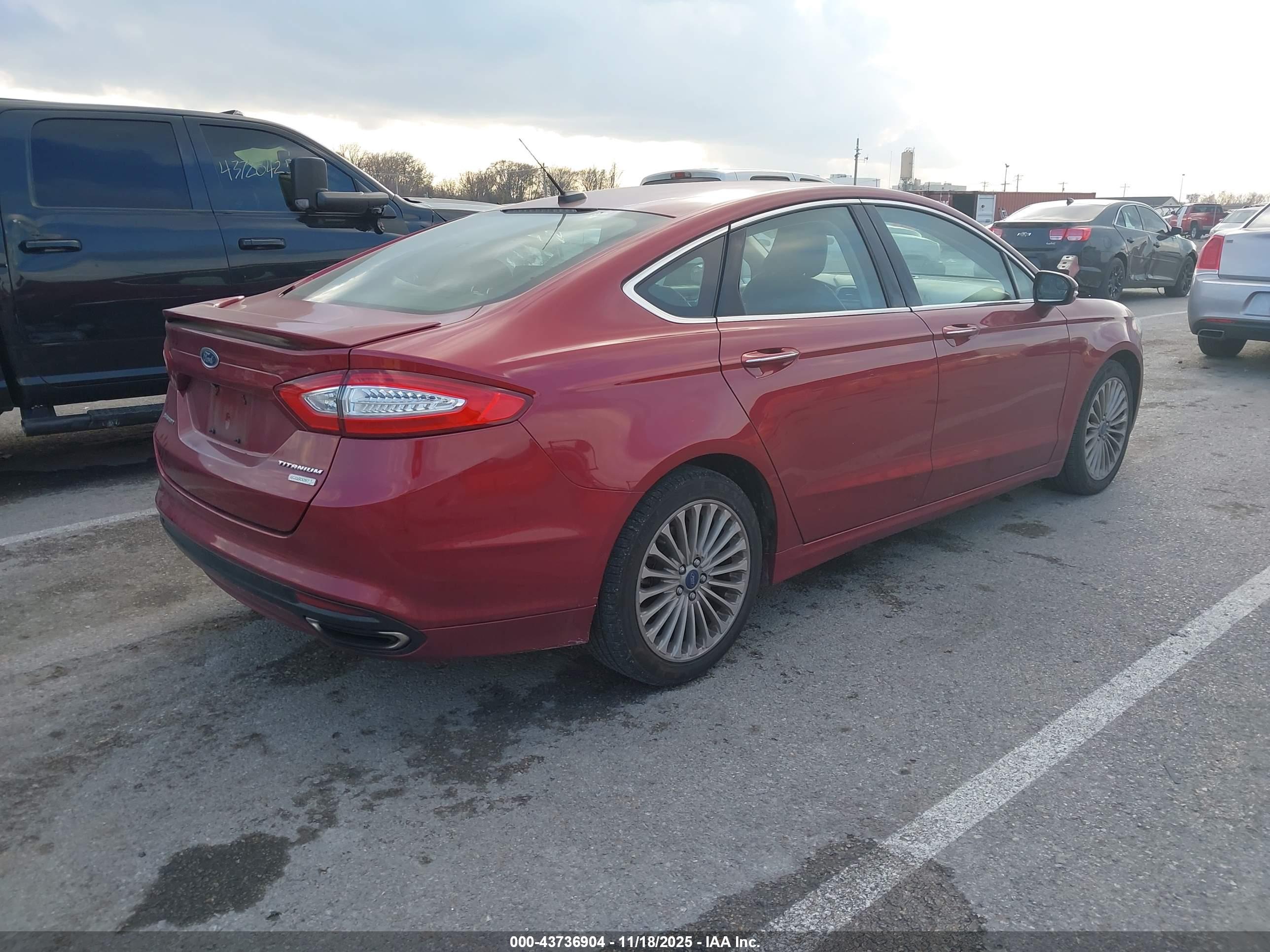 FORD FUSION image 4