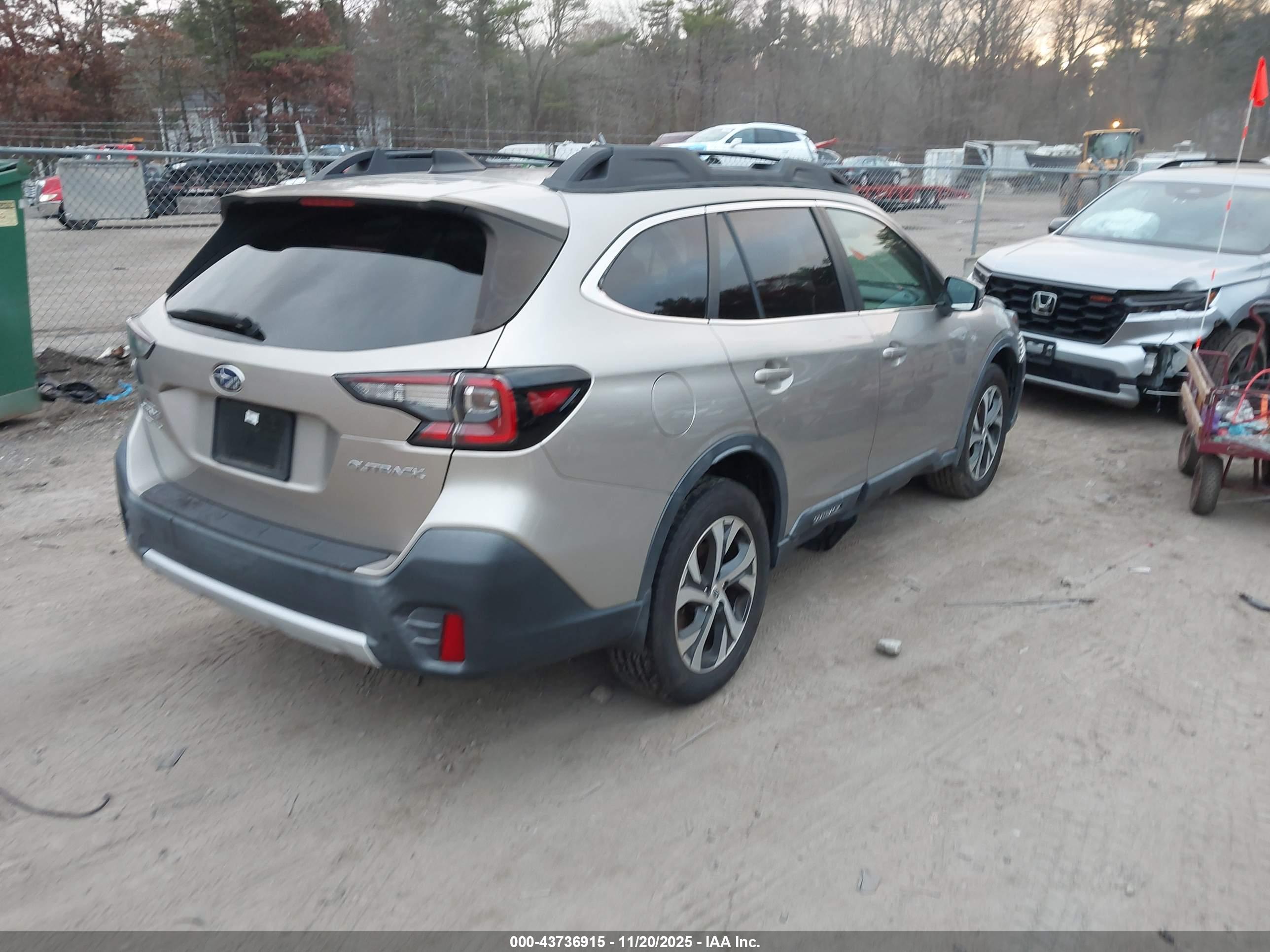 SUBARU OUTBACK image 4