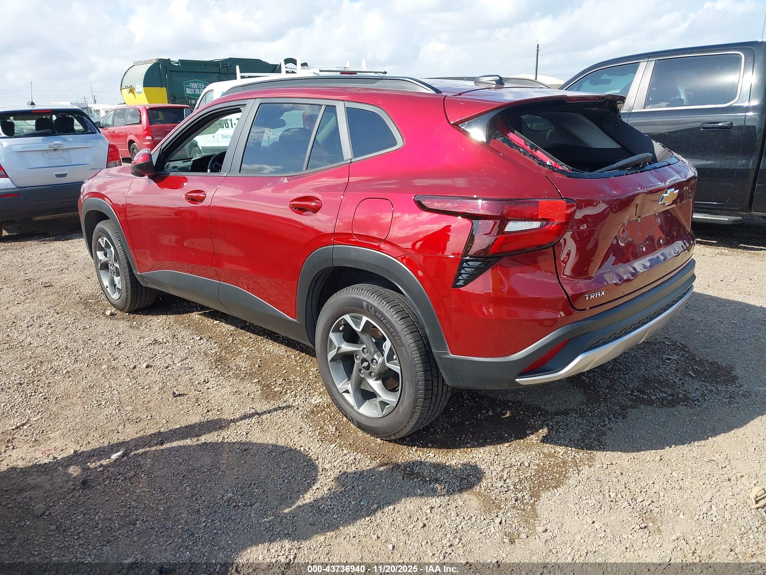 CHEVROLET TRAX image 3