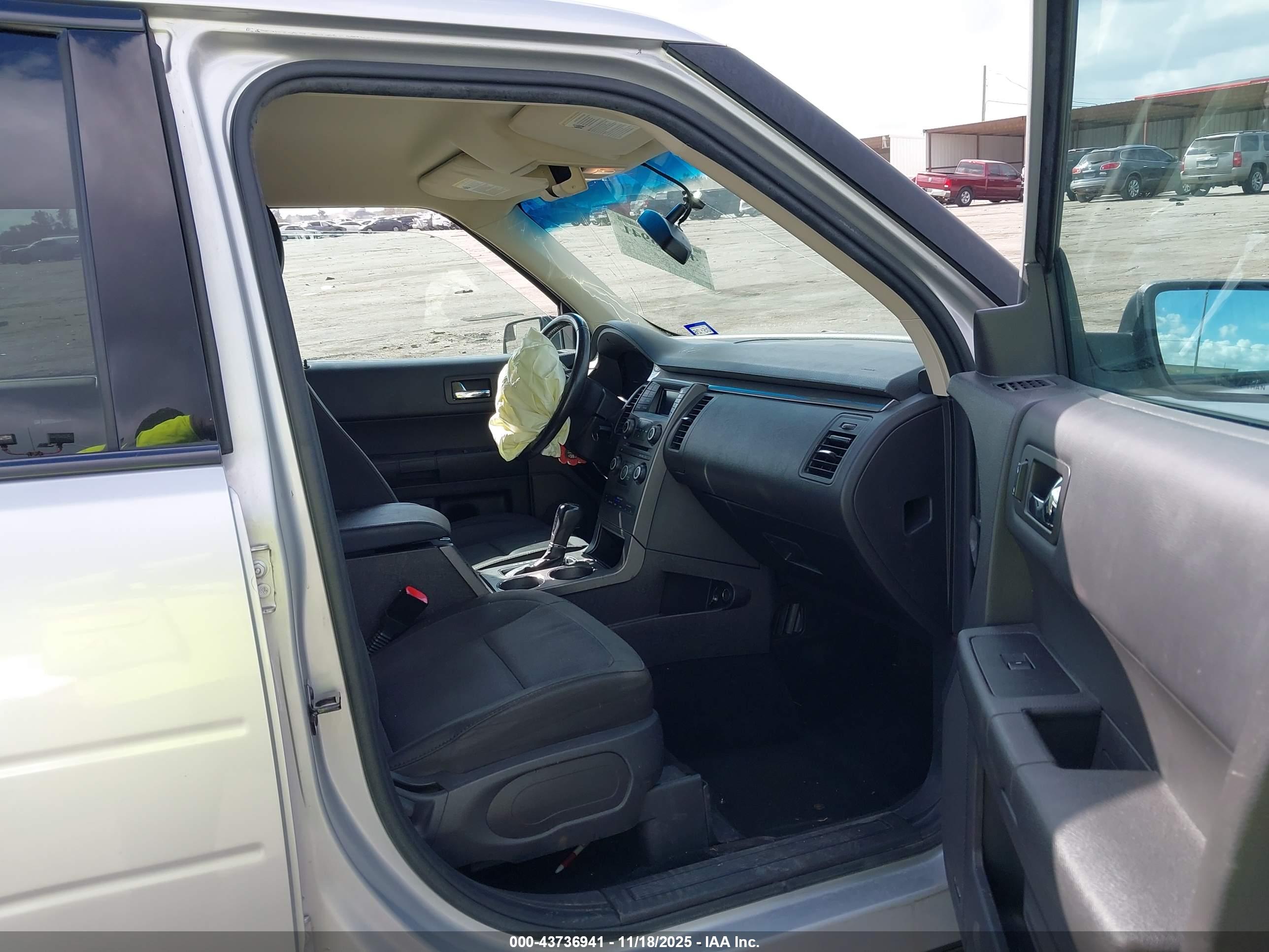 FORD FLEX image 5