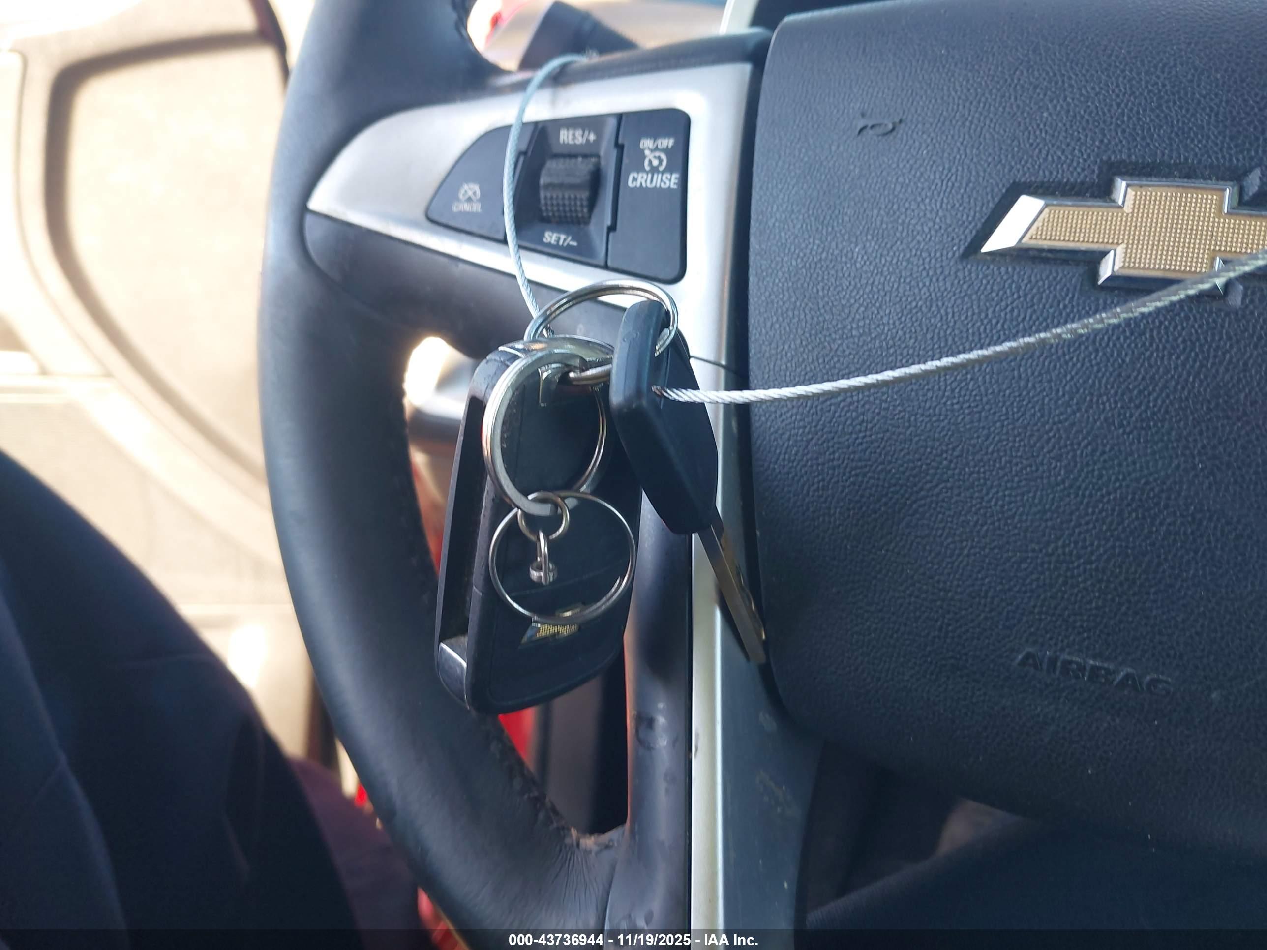 CHEVROLET EQUINOX image 11