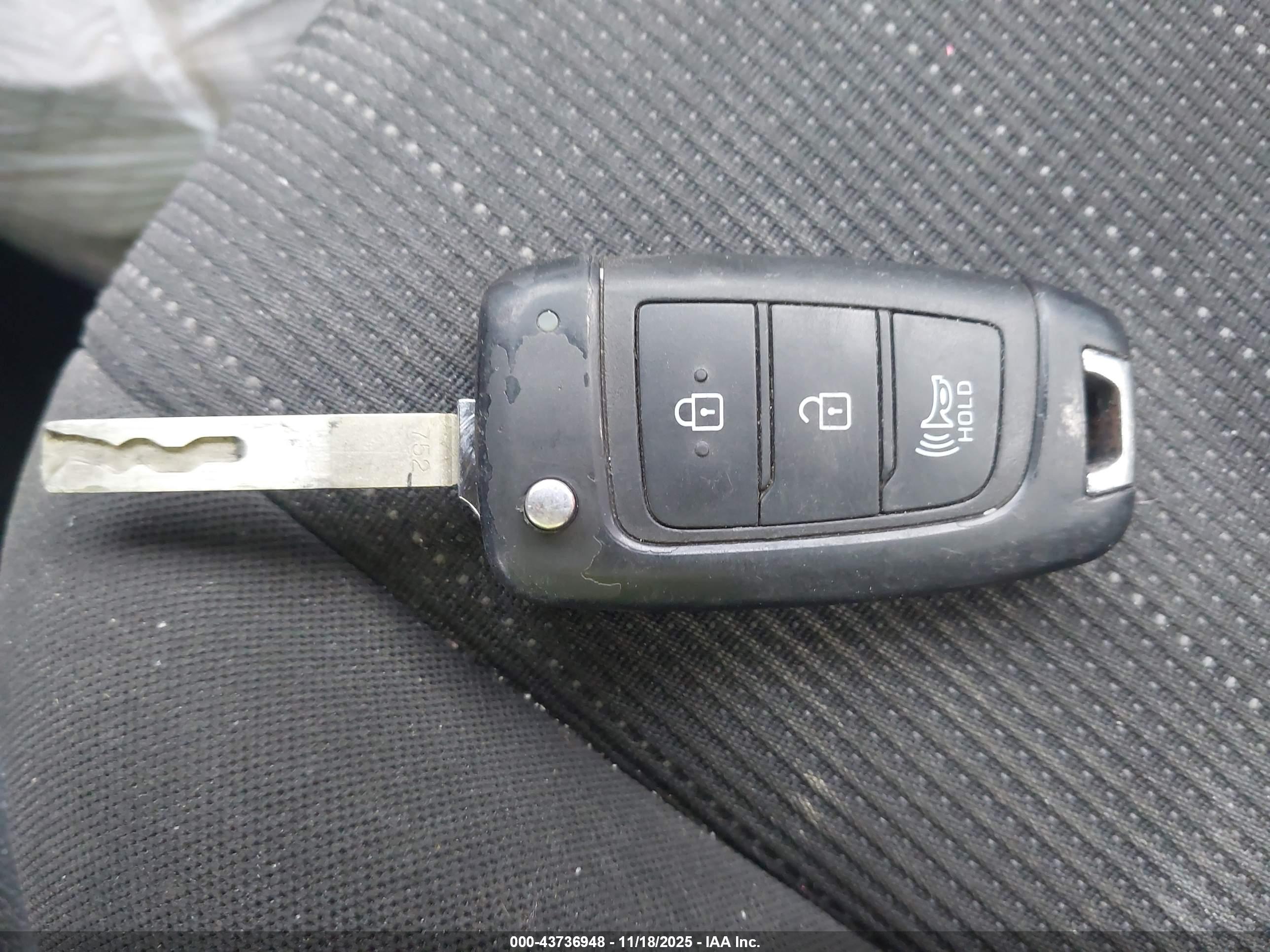 HYUNDAI VENUE image 11