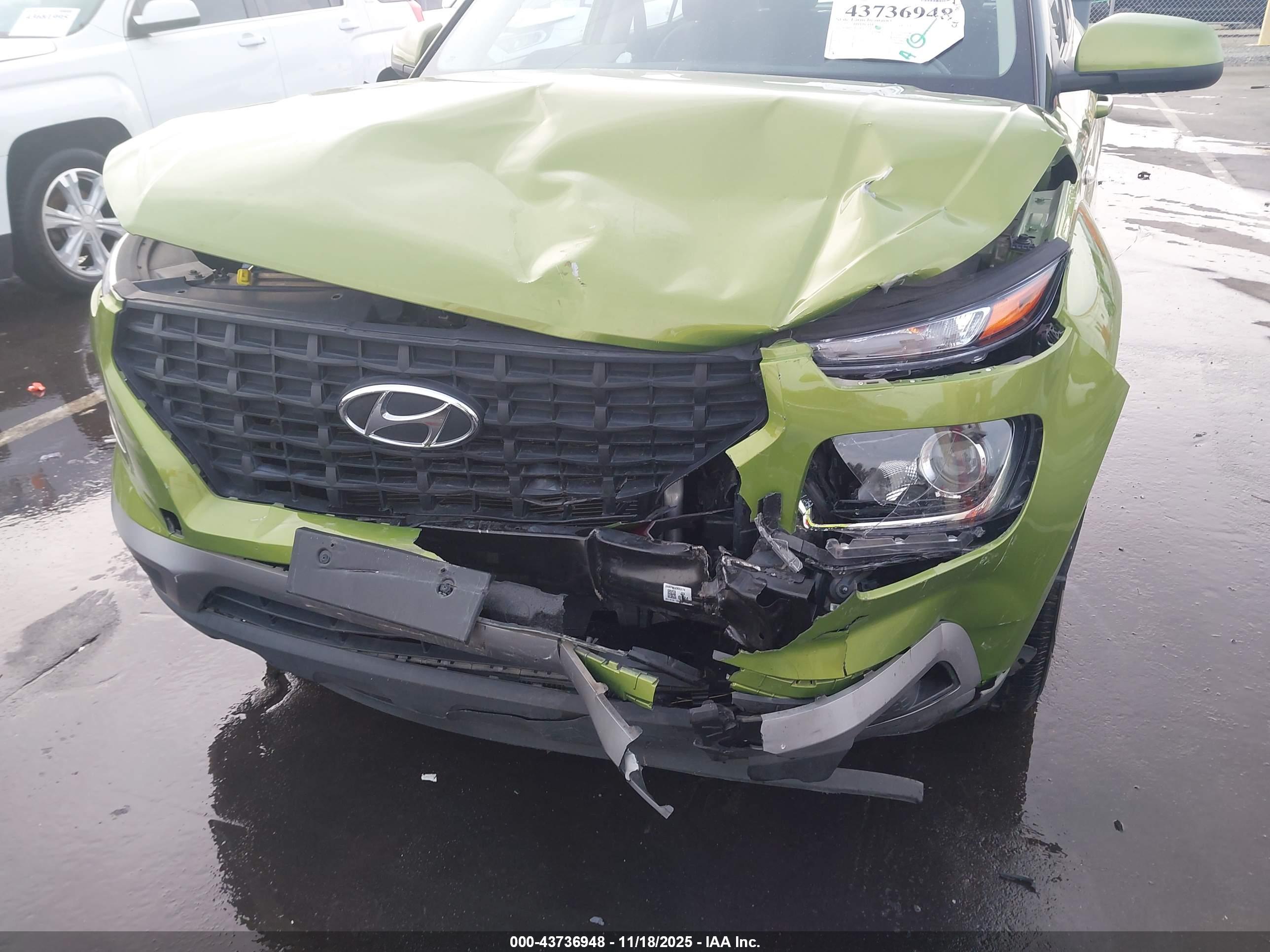 HYUNDAI VENUE image 6