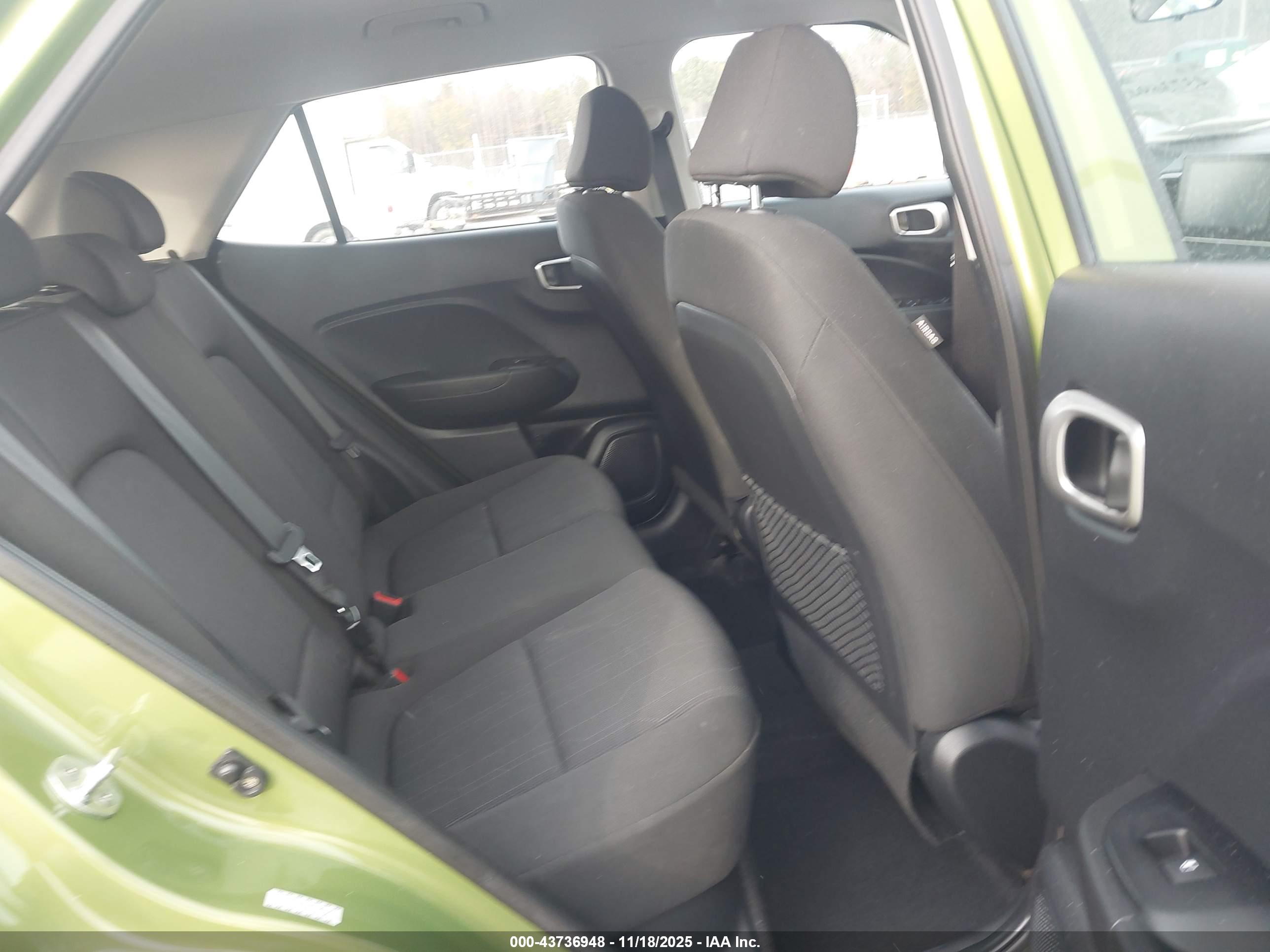 HYUNDAI VENUE image 8